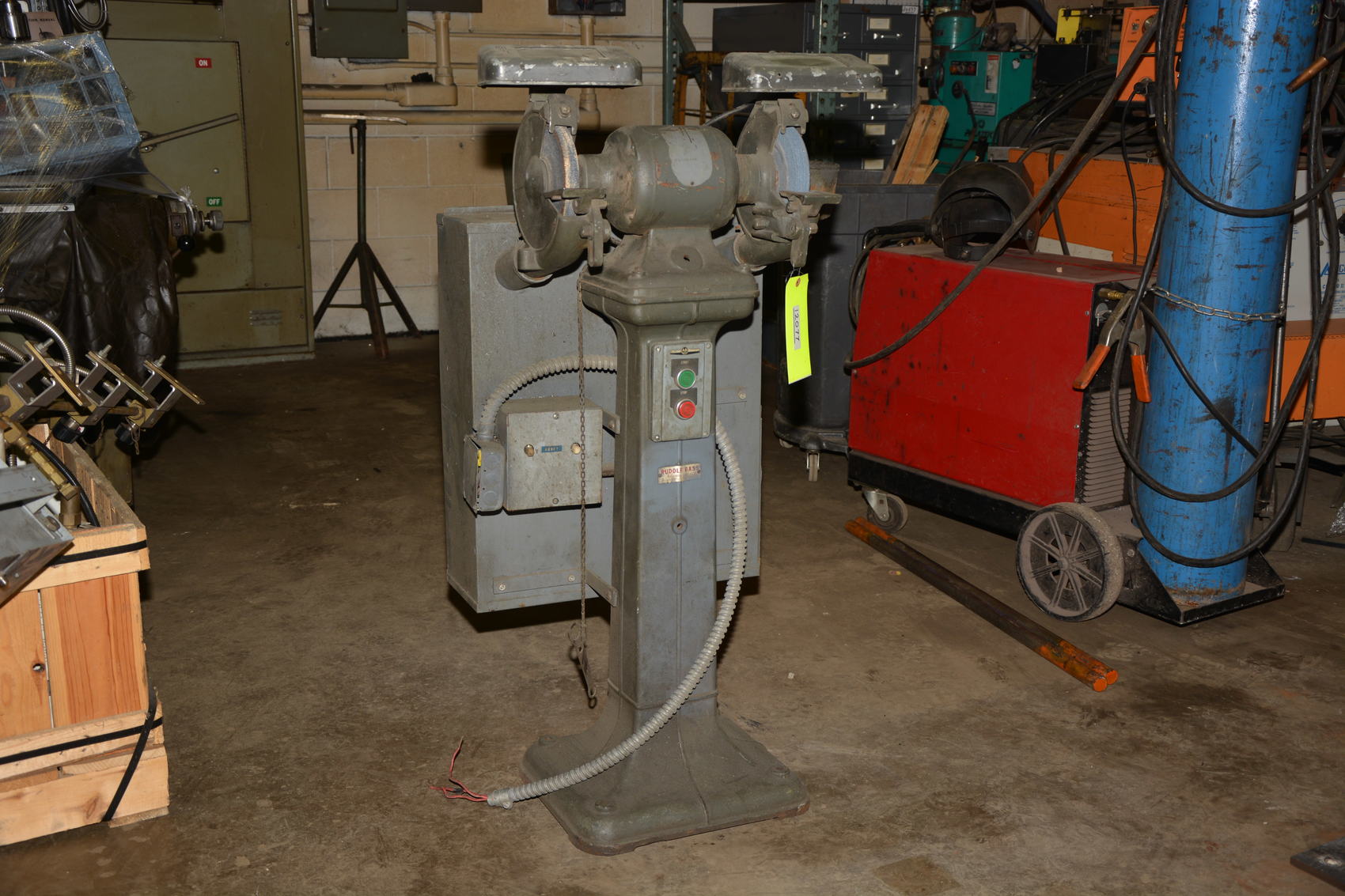 Rockwell Delta 7" Double End Grinder, Dust Collector, Cast Iron Base