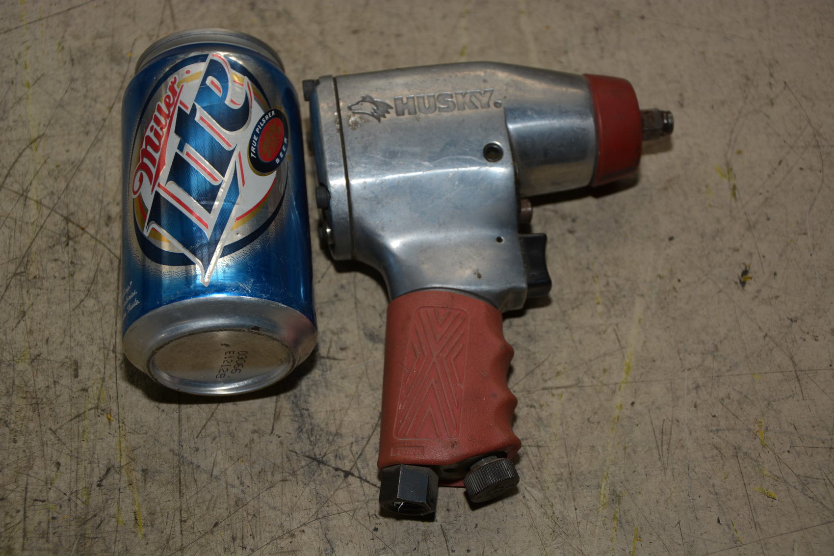 Husky H4030, 3/8" Air-Operated Impact Wrench, 75 Foot-Pounds Torque
