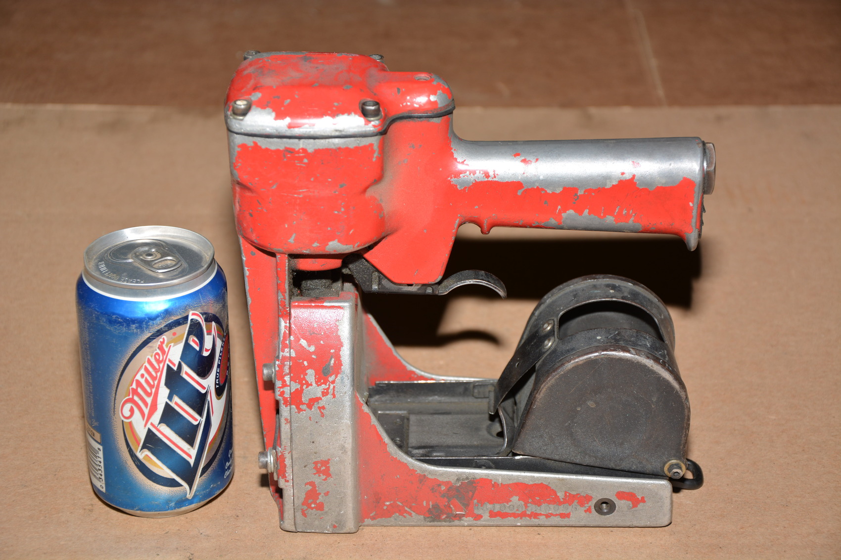 ISM Fastening Systems RA1000, 3/4" (Coil) Pneumatic Carton Staple Gun