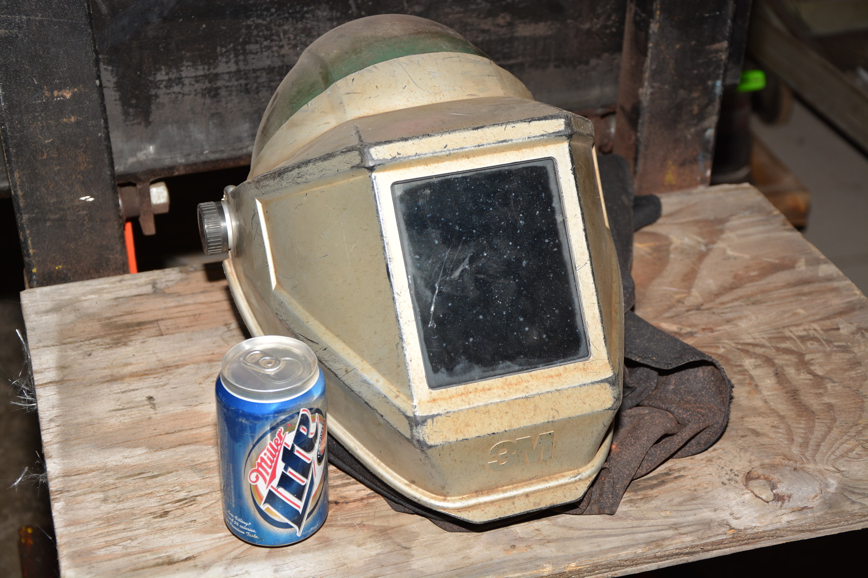 3M Welding Helmet, 3M L-125, hard hat, with supplied air