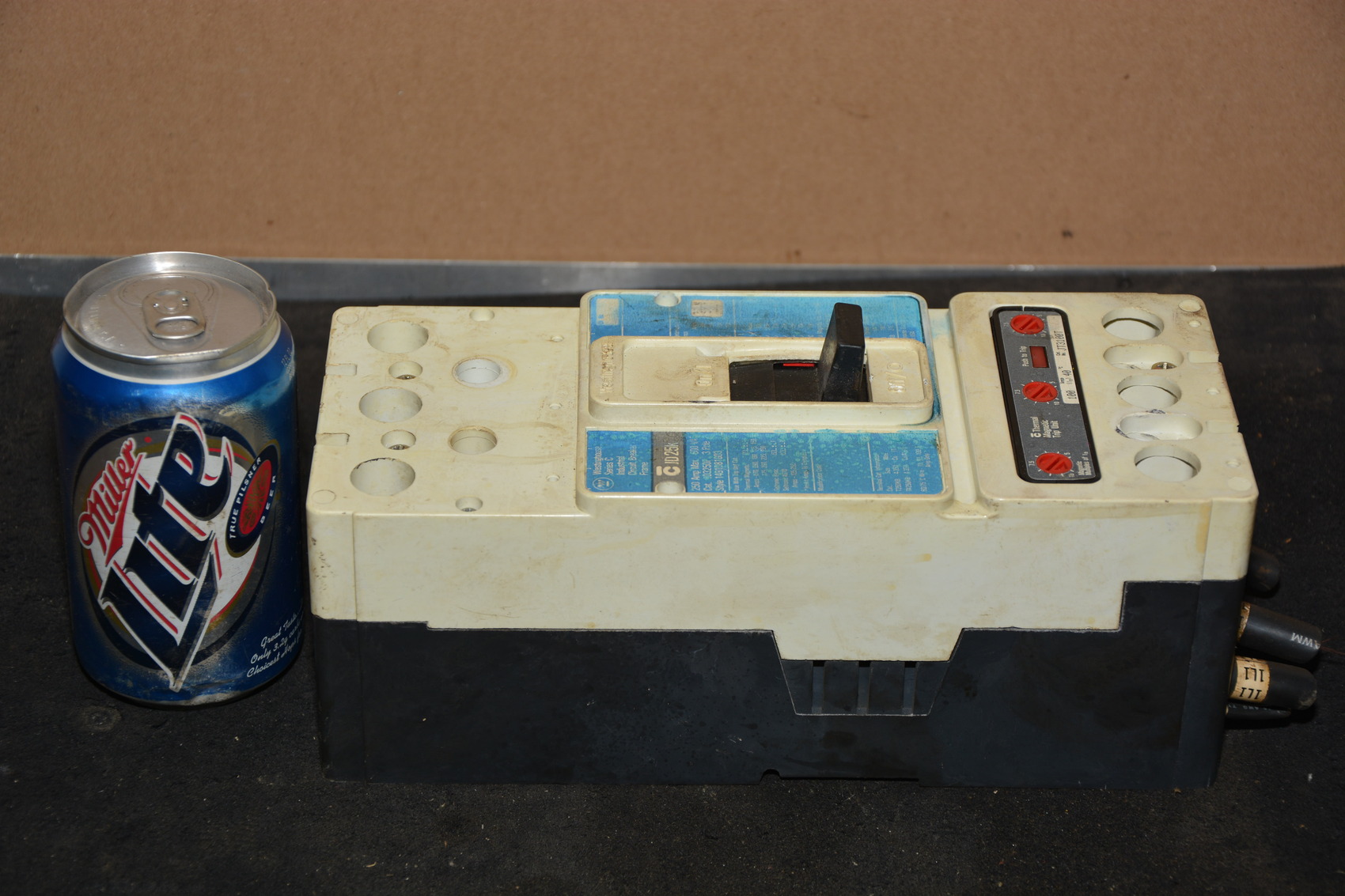 Westinghouse Catalog JD3250F, 600V, 250 Amp, 3Pole Circuit Breaker