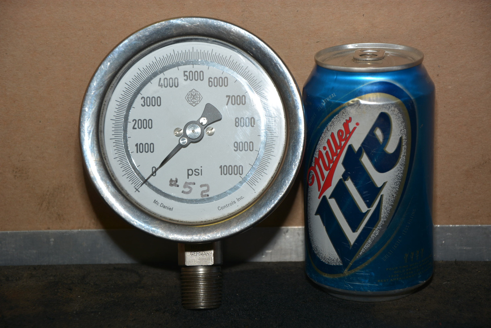 McDaniel Controls 10,000 PSI stainless Pressure Gauge