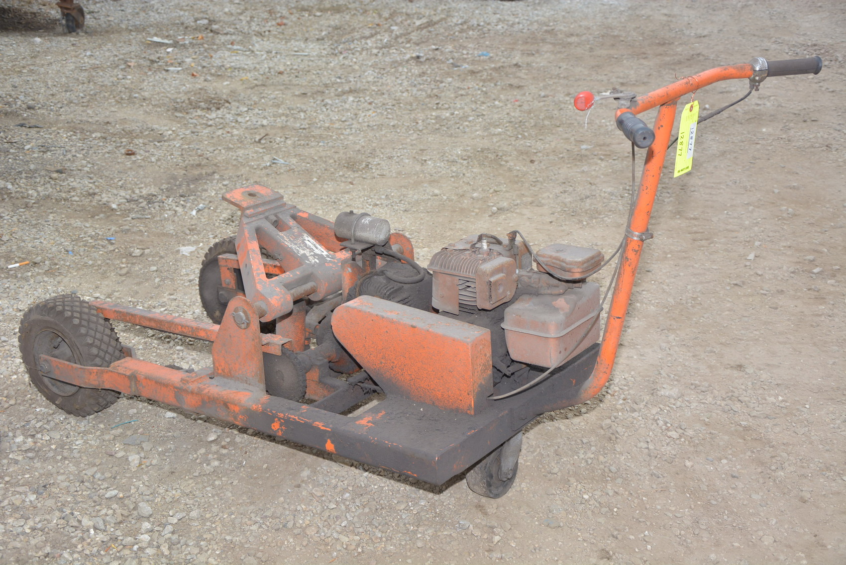 Lathan Mfg.AeroTractor Gas Powered MaterialCart Puller,tugger, USA