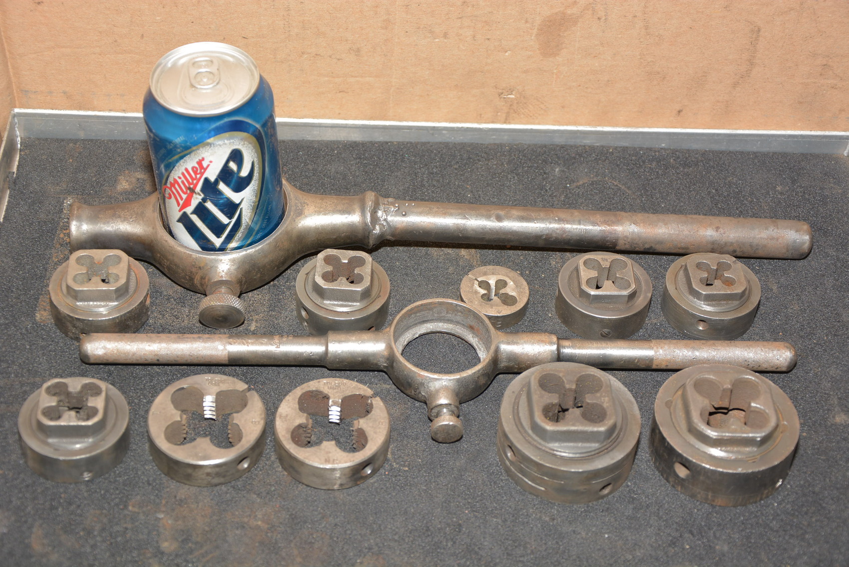 Hand Threading Dies, Holders,1"X 8 TPI to 5/16"X 24 TPI,External