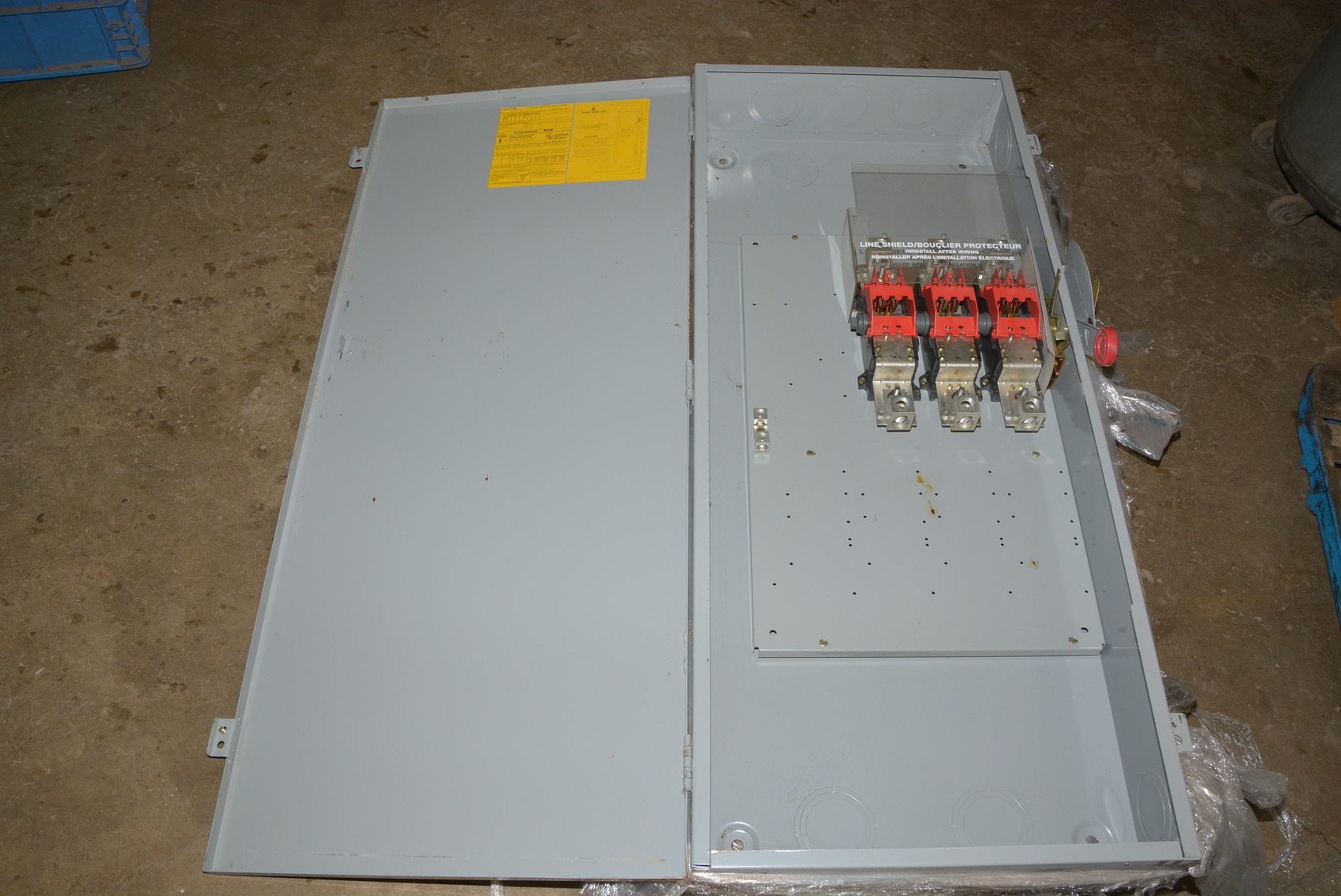 NEW Cutler Hammer DH365UGK,400 Amp,3Pole Disconnect Switch