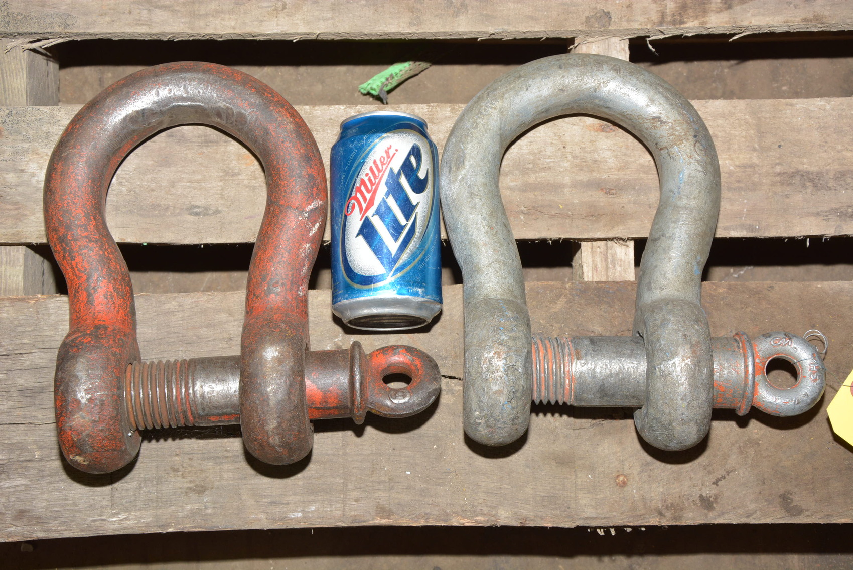 ONE CM Hoist 17-Ton(34,000 Lb.)Lifting Eye SHACKLE,1-5/8"Dia.Pin