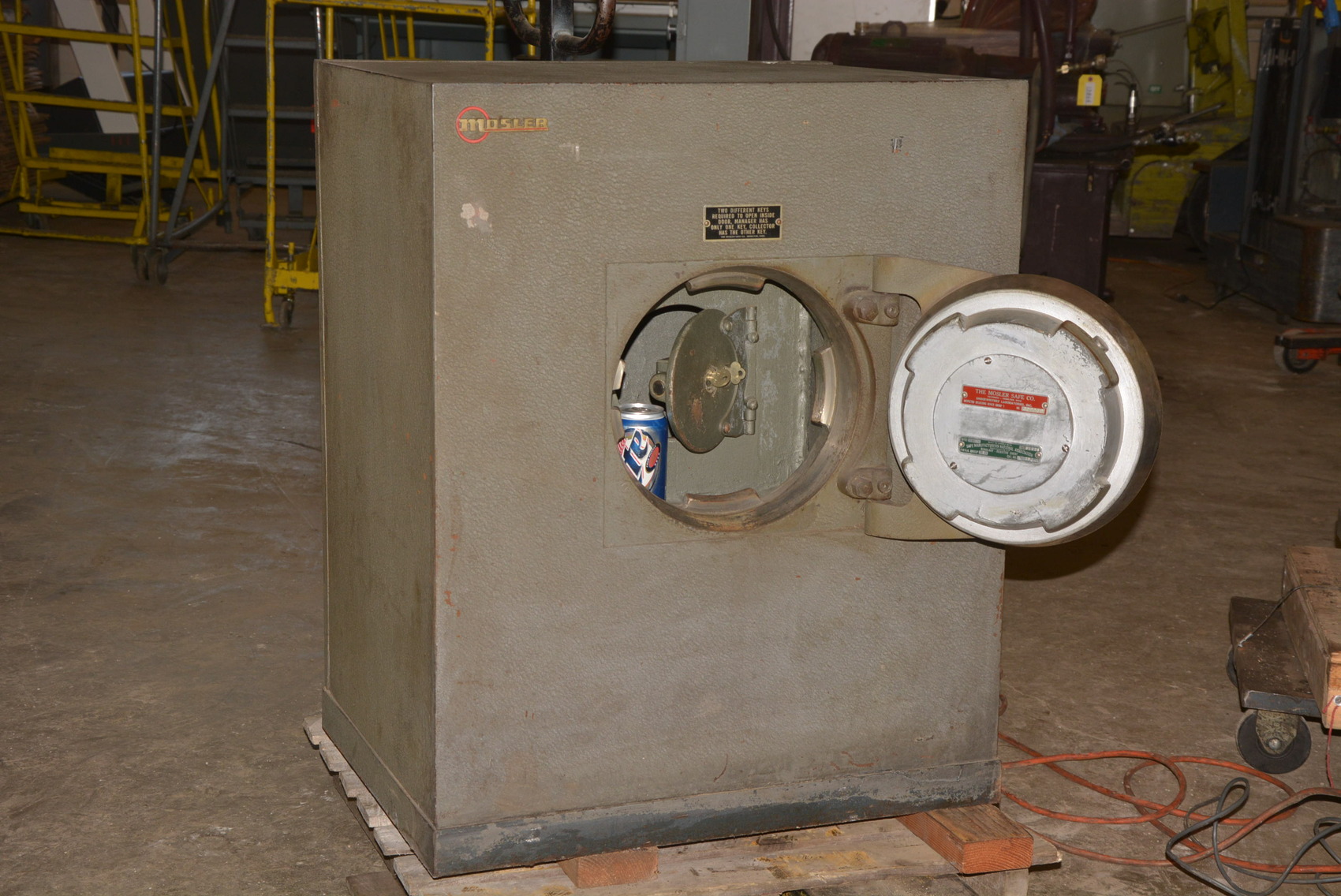 Mosler No.2H,Spec.B1 High Security Triple-Locking Round Door Safe