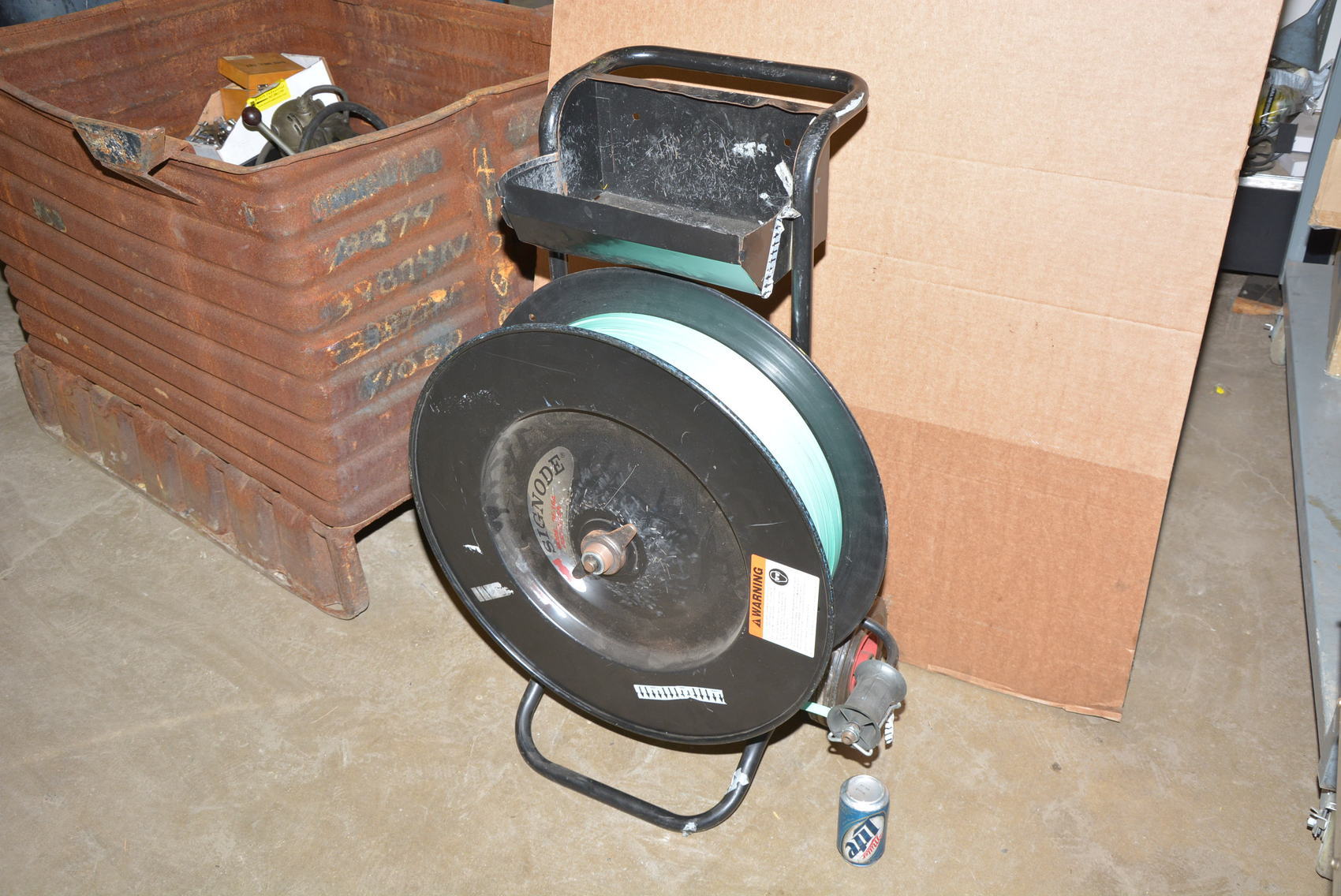 SIGNODE DF16A Plastic Strapping Dispenser w/Strap