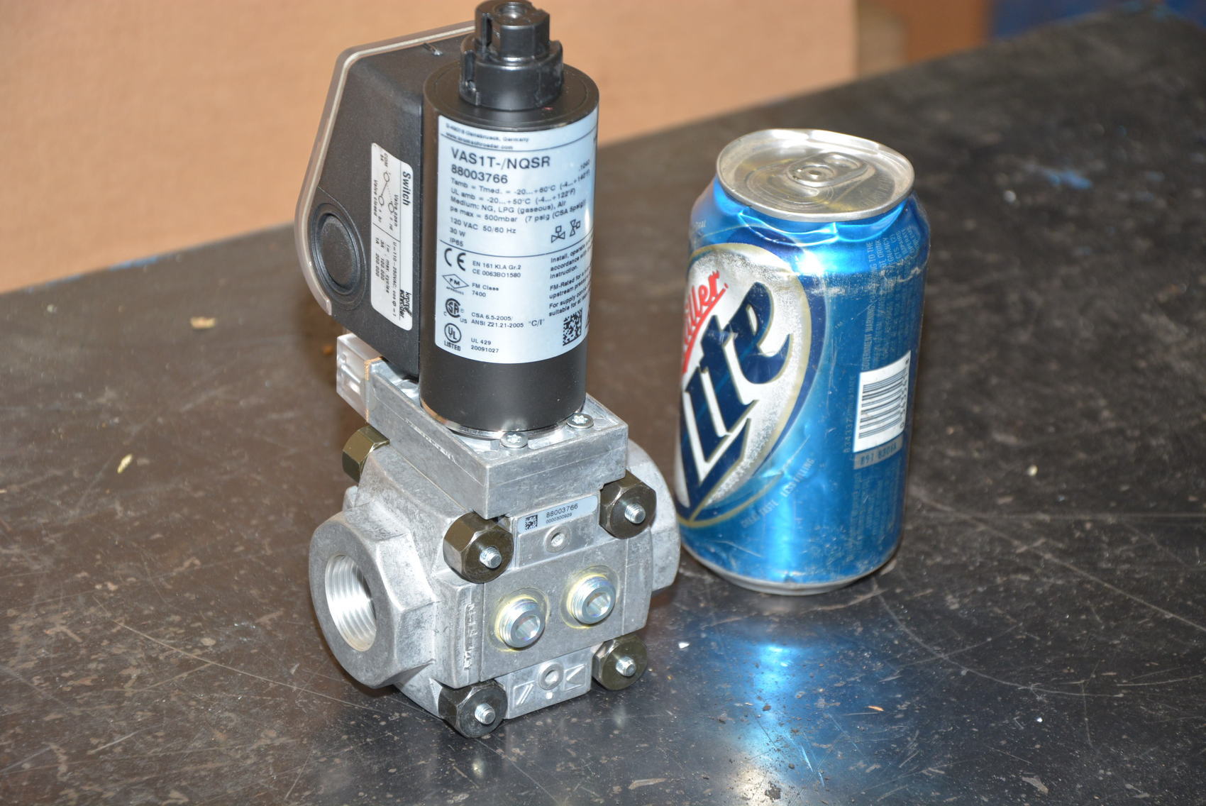 NEW KROMSCHRODER GAS SOLENOID VALVE;VAS1T/NQSR