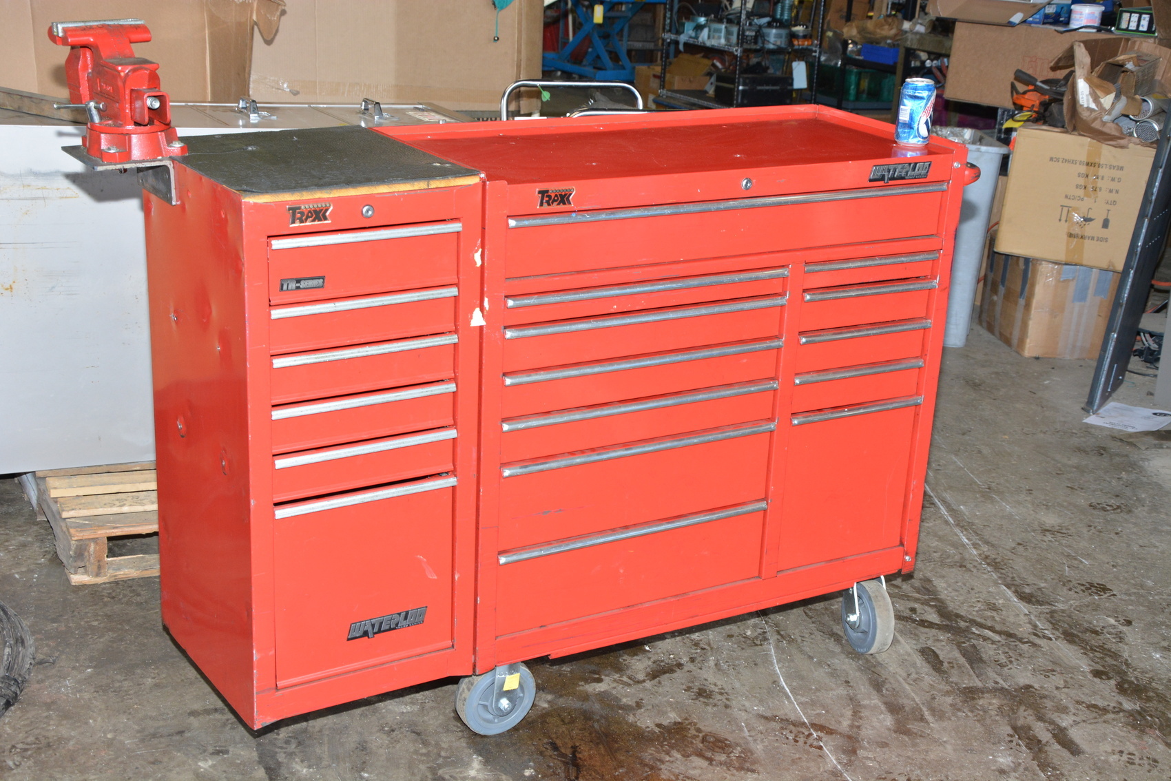 Waterloo tool box chest on cast;TRseria w/vise 51/2"width