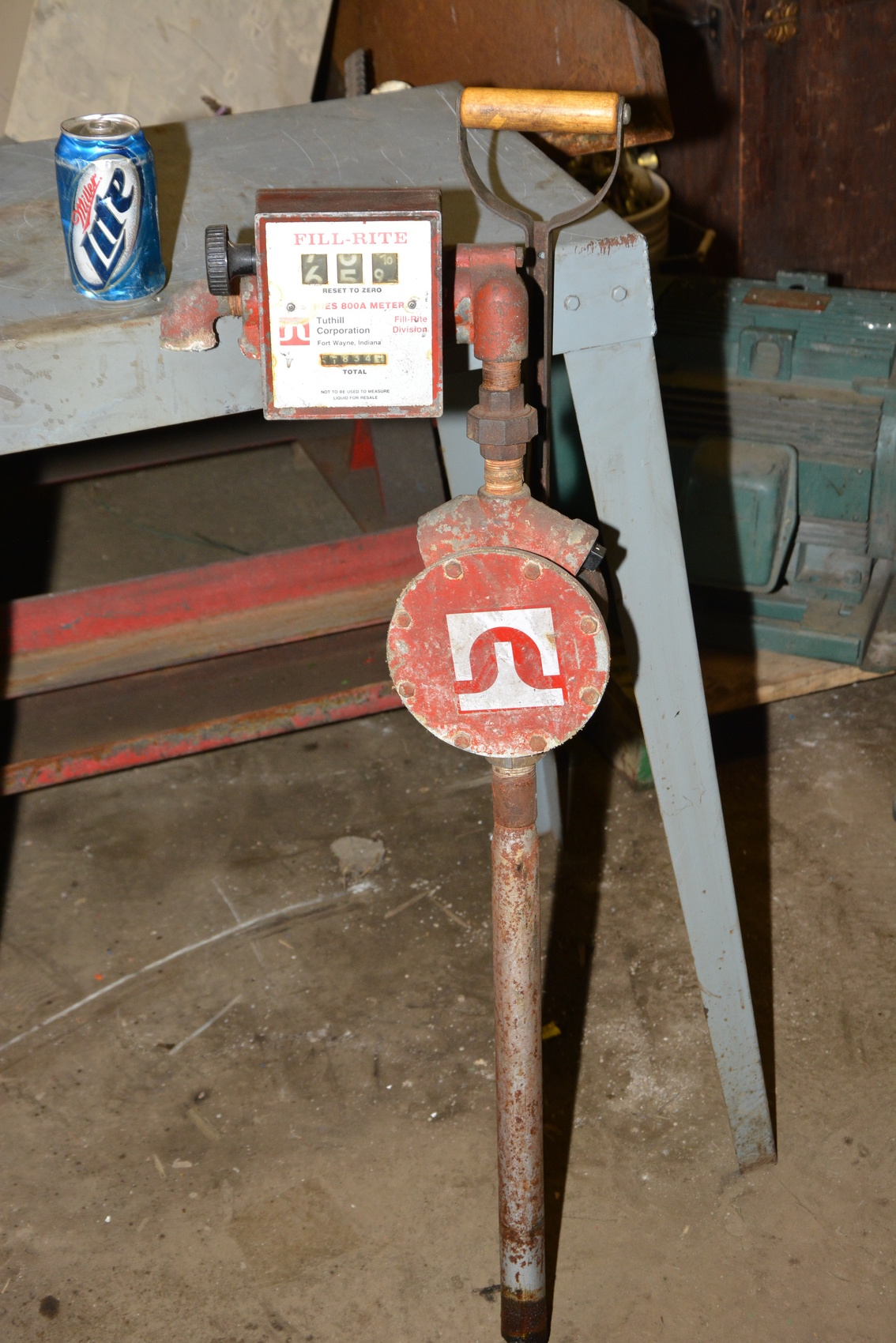 Tuthill F-166 Hand-Operated Pump;w/800A fuel meter oil fuel