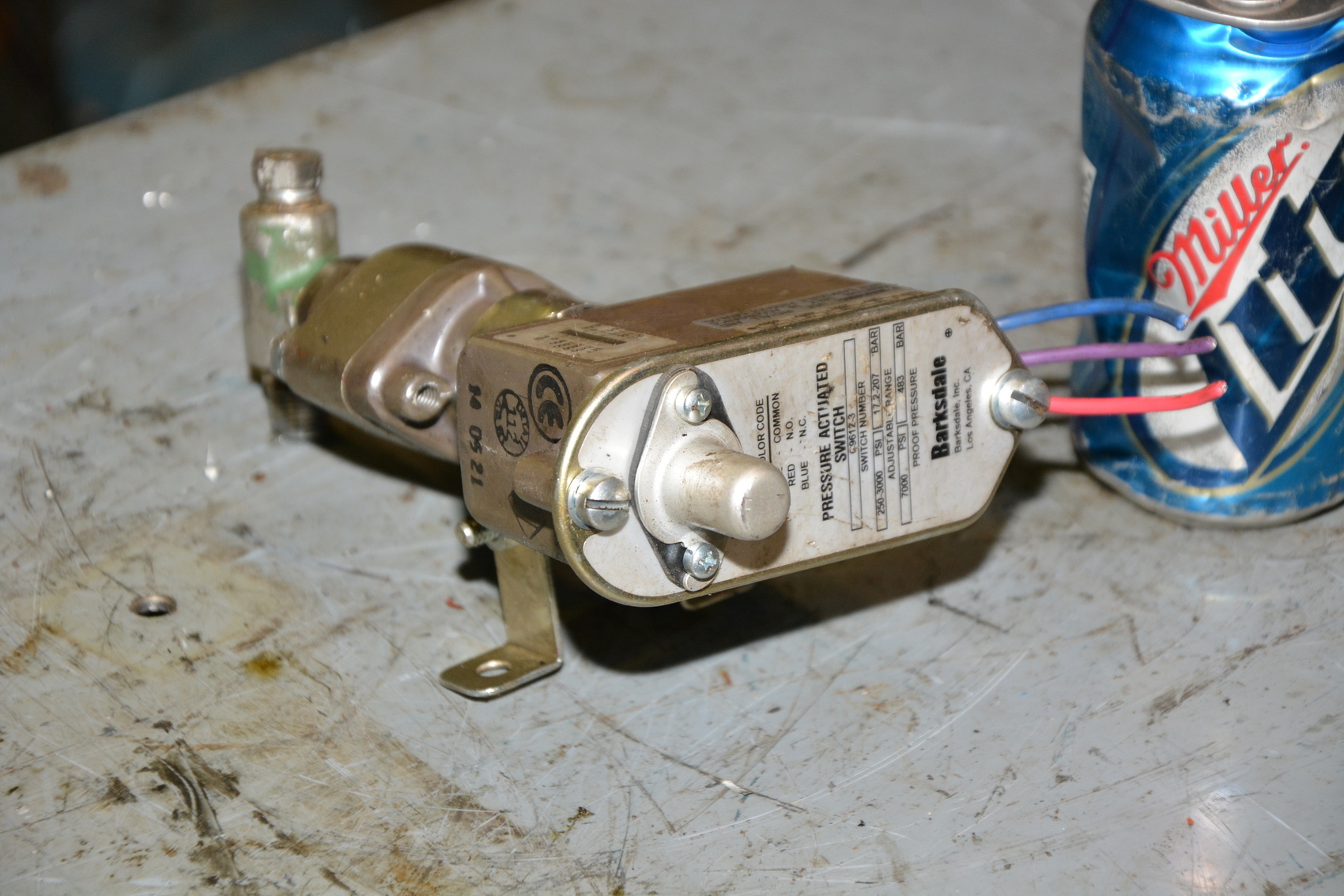 Barksdale C96123 Pressure Actuated Hydraulic Switch