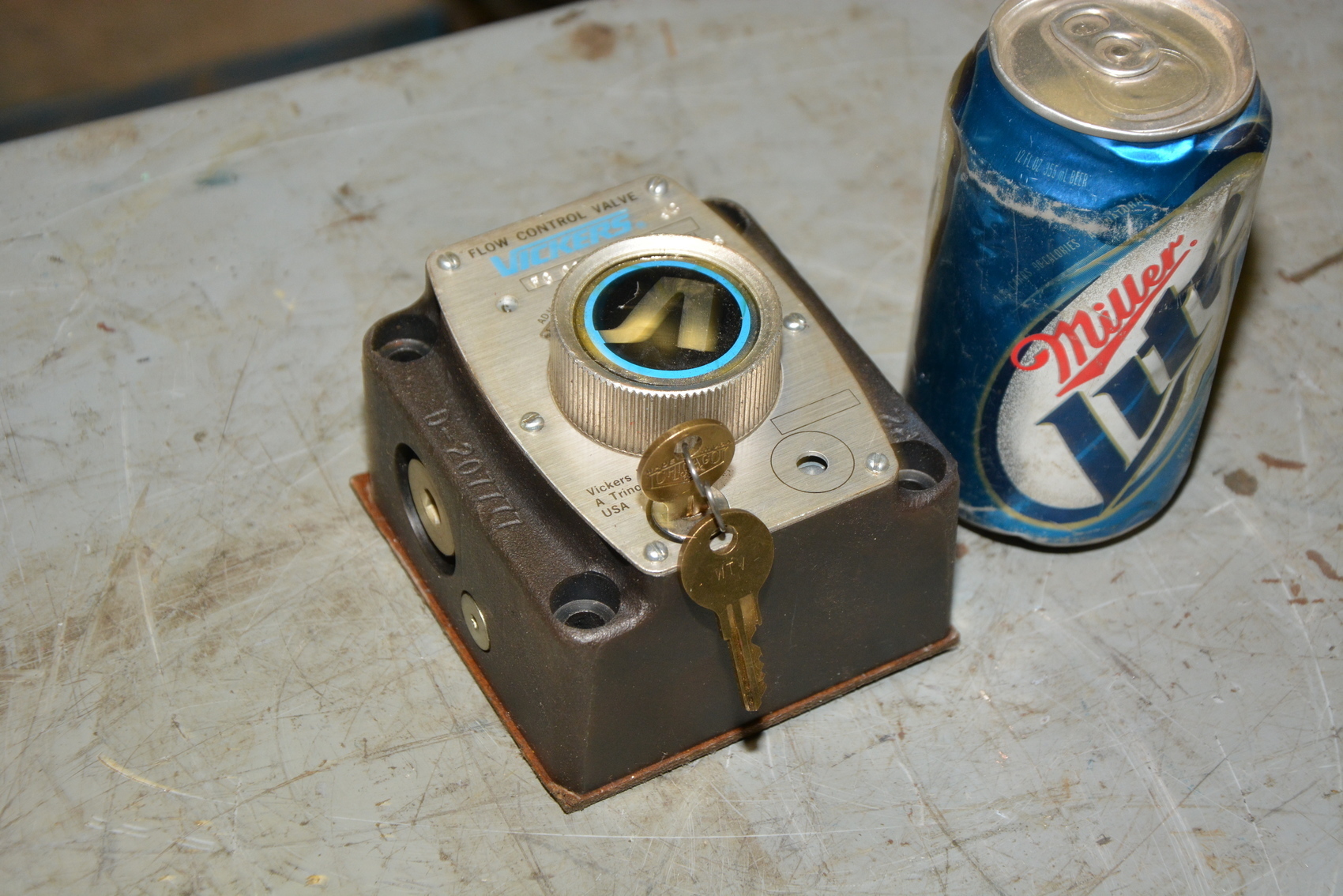 NEW Vickers FG 02 1500 50 Adjustable Hydraulic Flow Control Valve