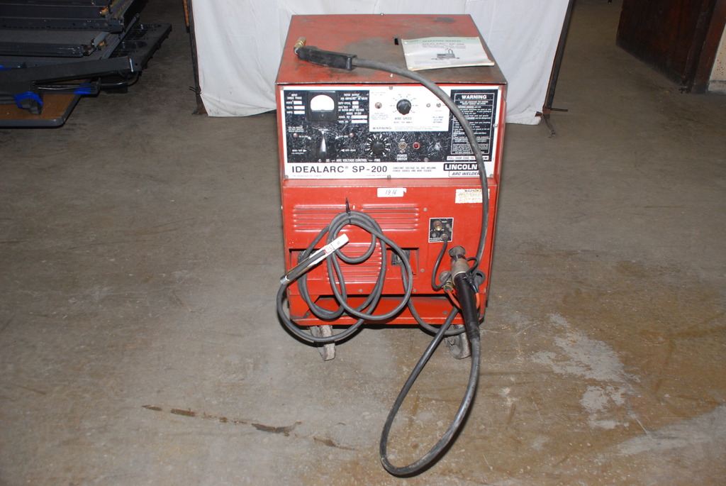 VERY NICE LINCOLN IDEALARC SP200 MIG WELDER, SINGLE PHASE 460v