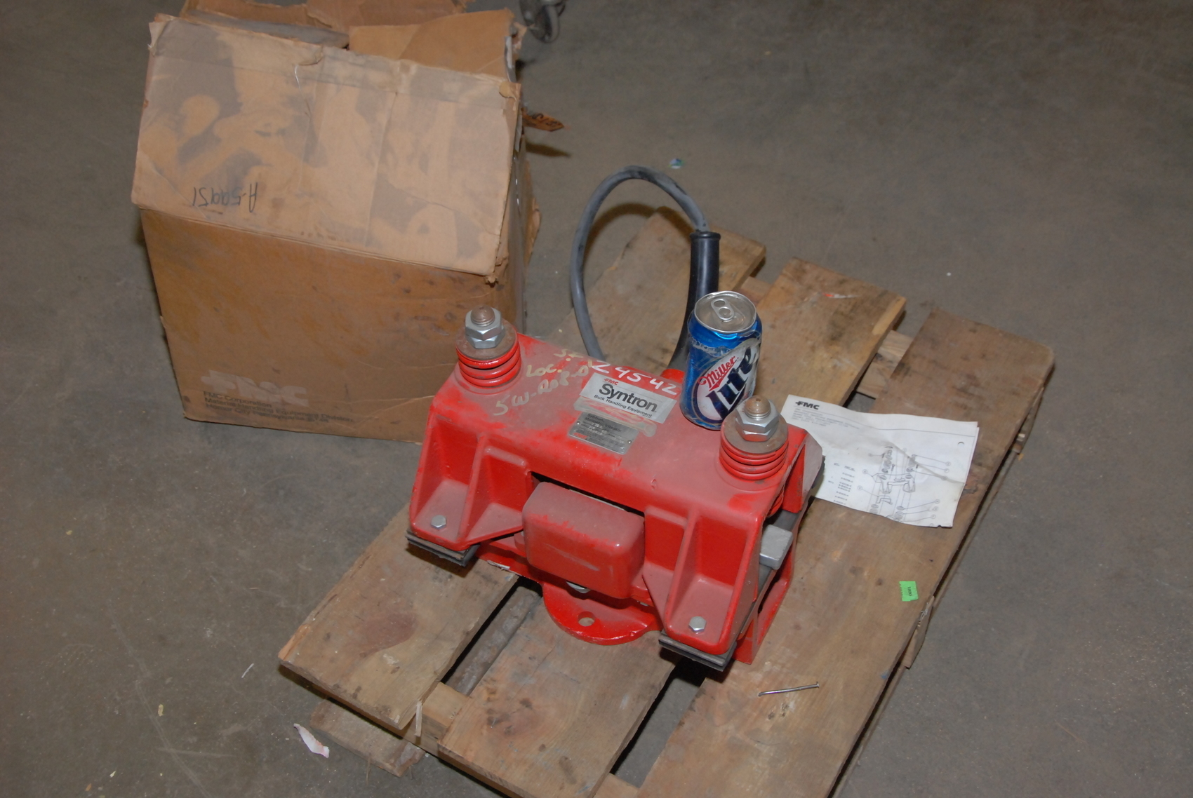 NEW FMC Syntron V75A Magnetic Vibrator;115V