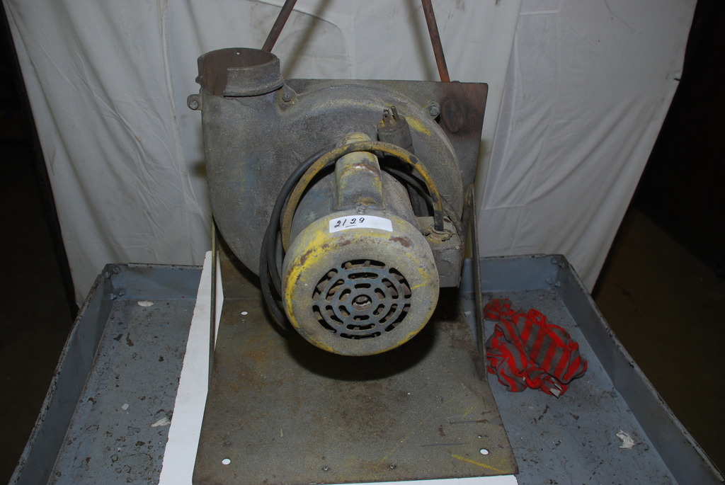 DAYTON 1/2 HP, 115v, DUST COLLECTOR OR WELDING FUME EXTRACTOR