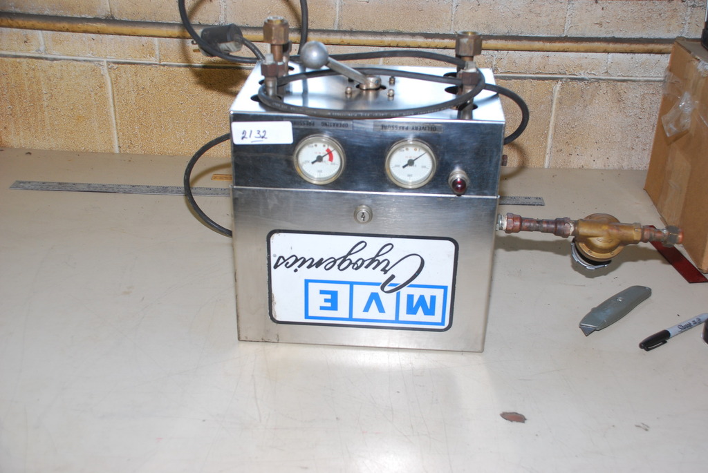 MVE CRYOGENICS GAS MIXER OR WARMER OR WHATEVER dewar WELDING