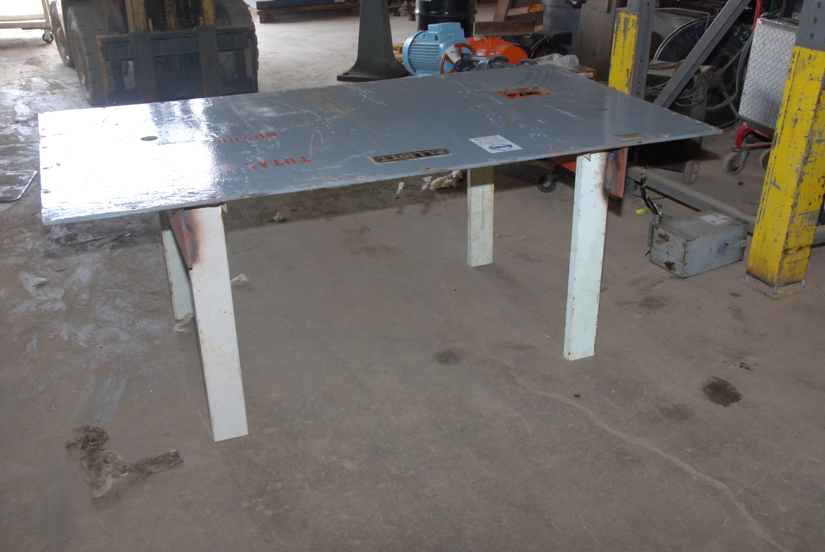 HEAVY DUTY STEEL WELDING TABLE work bench;3/8"thickness;76x41x31"
