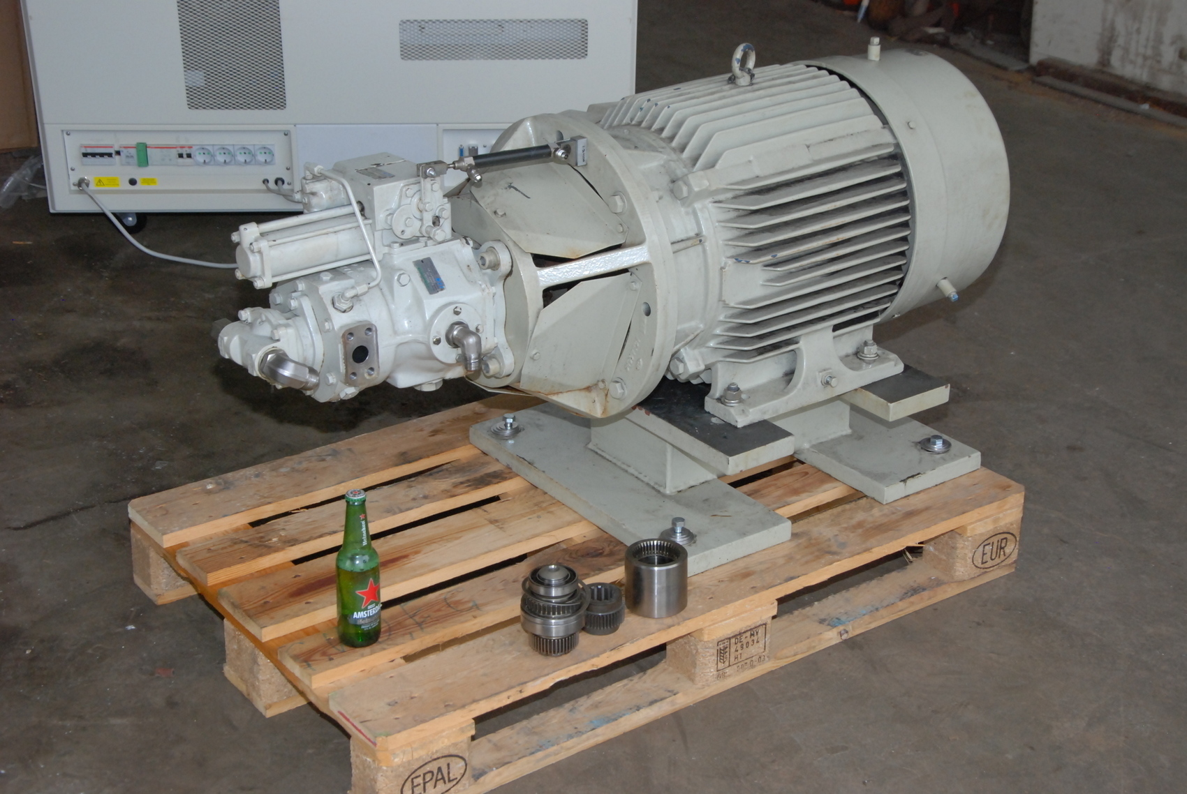 Eaton 880251 Dynapower Hydraulic pump w/Siemens 60HP Electric Motor