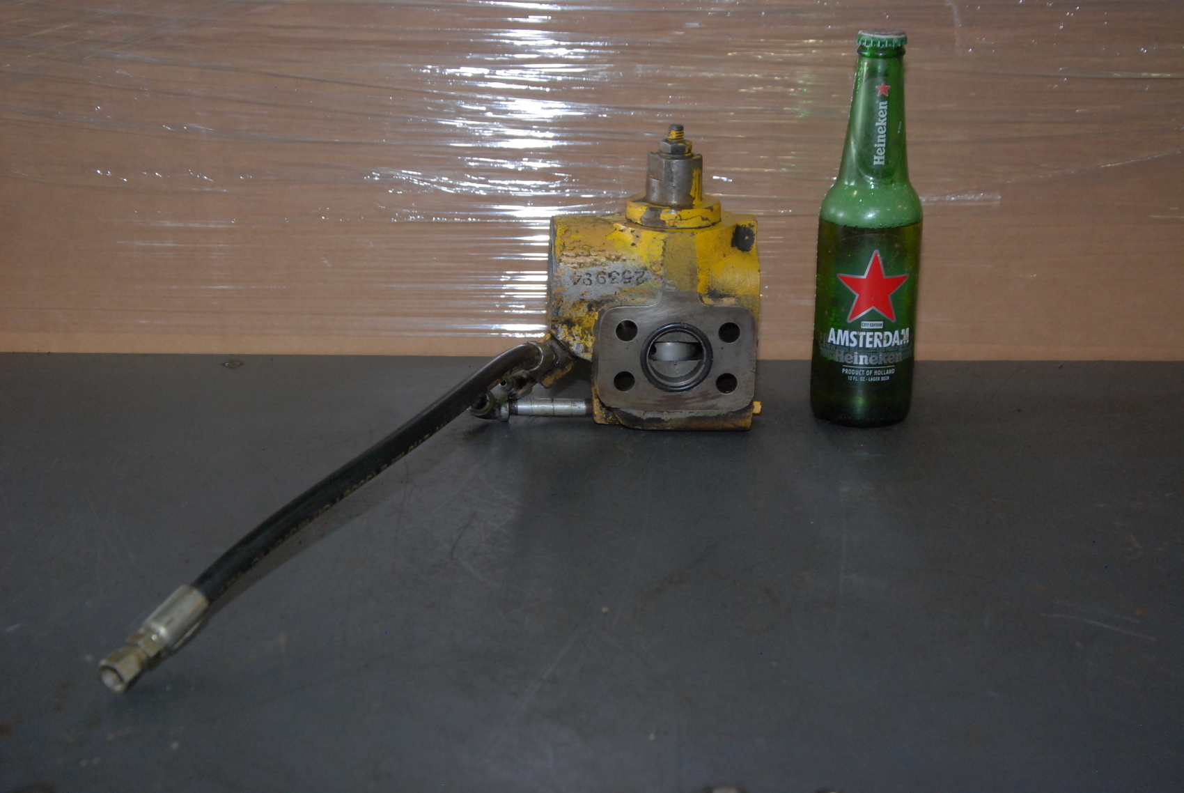 Nice industrial hydraulic Grove Terex crane valve bank single spool