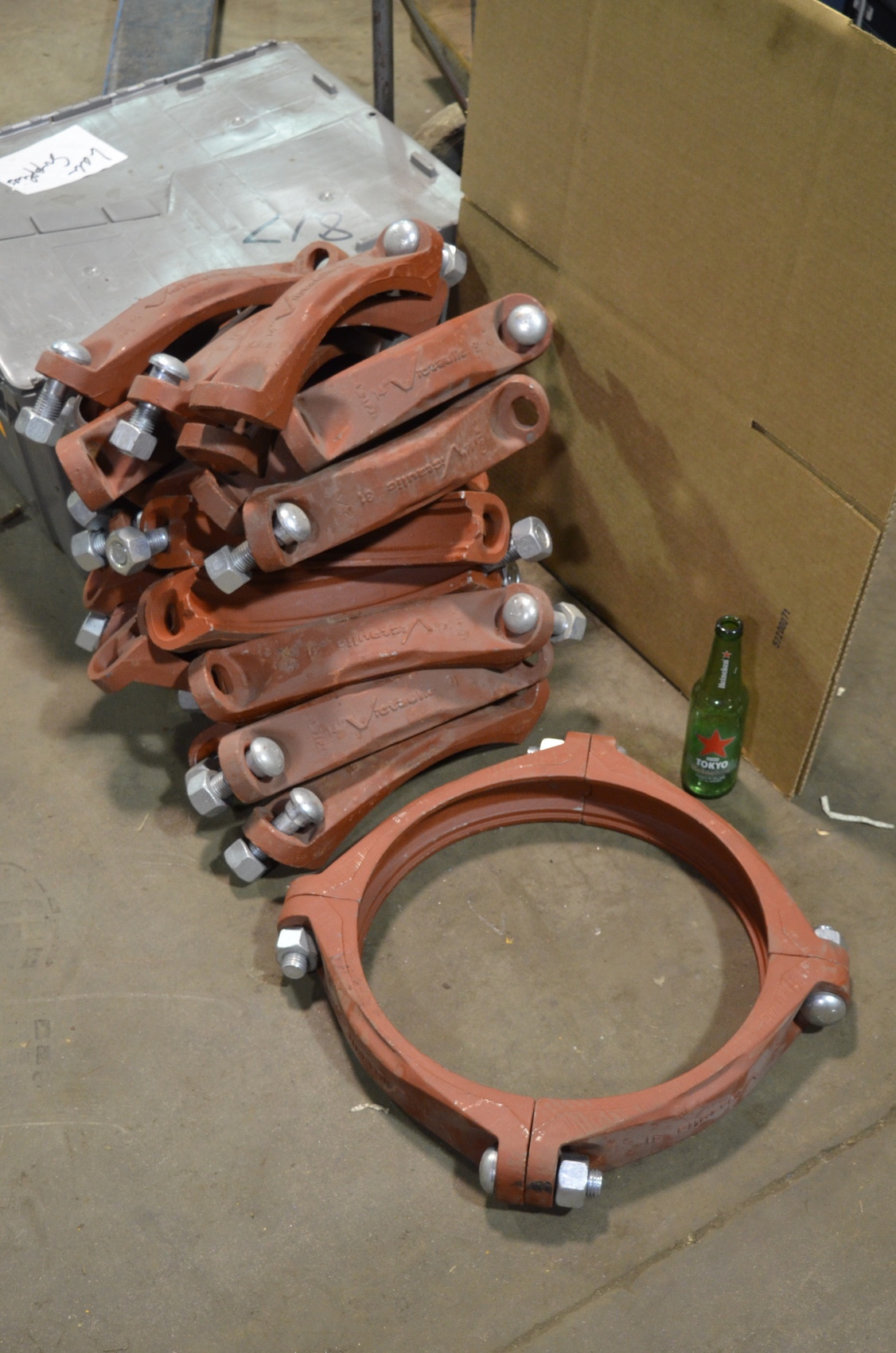 NEW Lot of 8 Victaulic 14"Pipe couplings