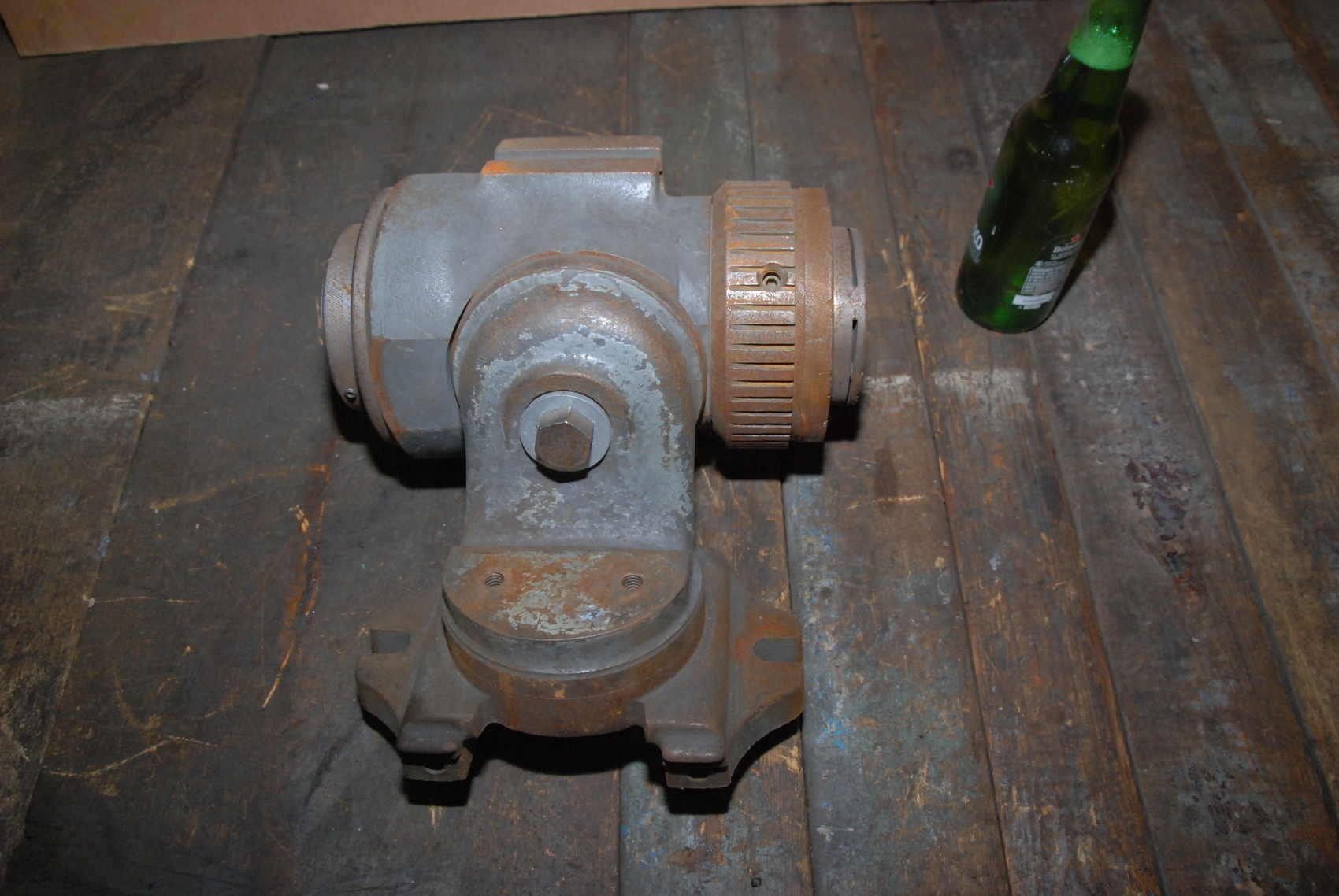 Cincinnati No.2 tool and cutter grinder indexing attachment