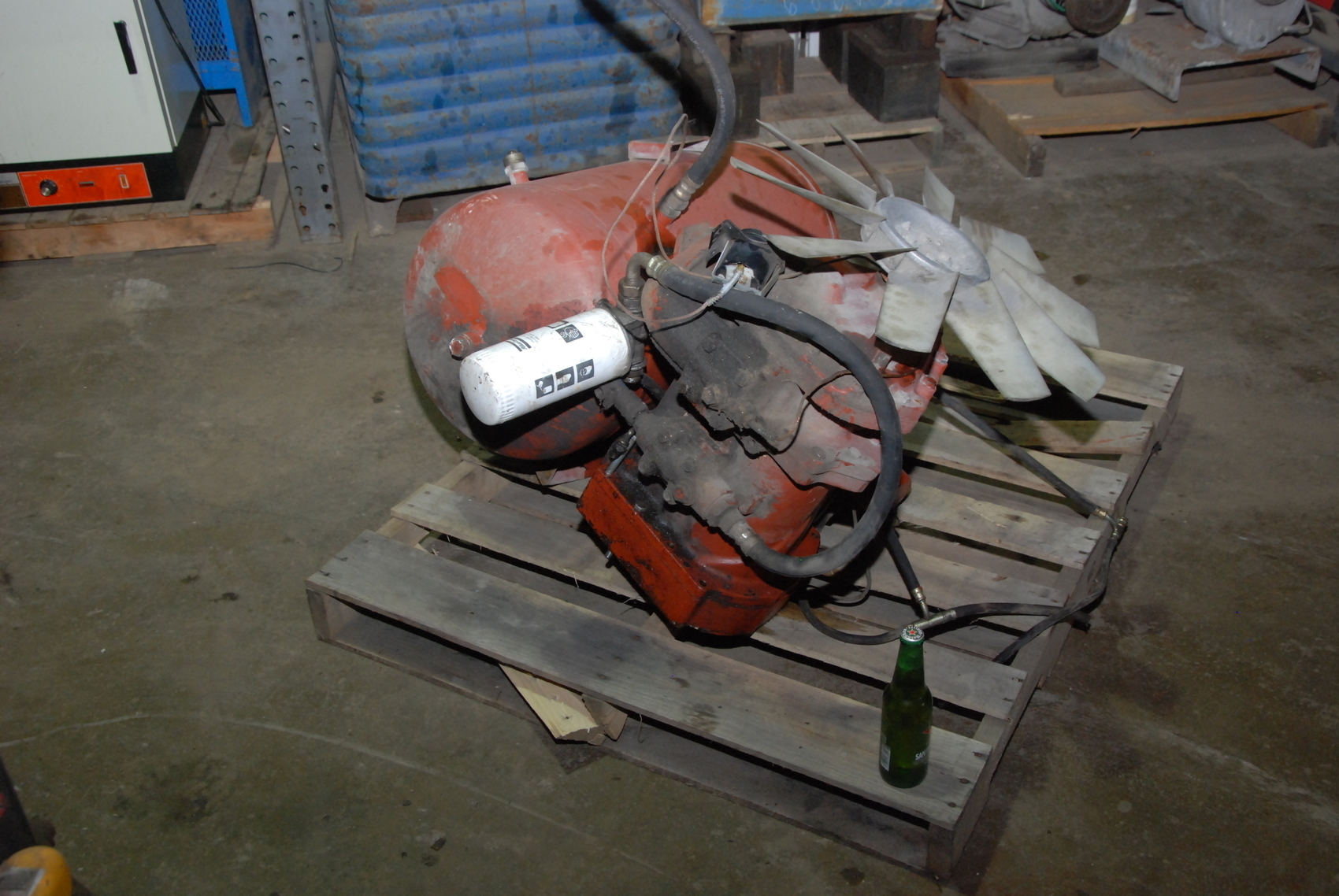 Compressor unit from Chicago Pneumatic diesel tow behind compressor