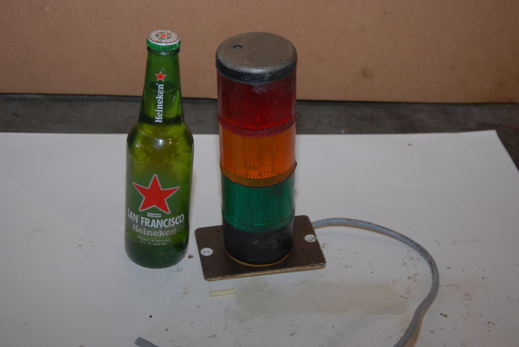 TELEMECANIQUE STACKED BEACON LIGHT RED YELLOW(orange)GREEN