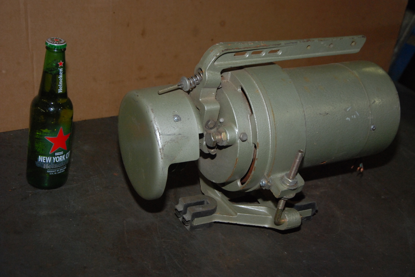 Feitsew AS-400A Clutch Electric Motor sewing machine;1/2HP;115 volt