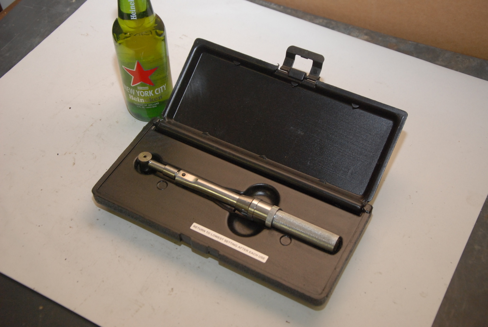 UTICA CH-150 TORQUE WRENCH max 150IN/LBS with plastic case