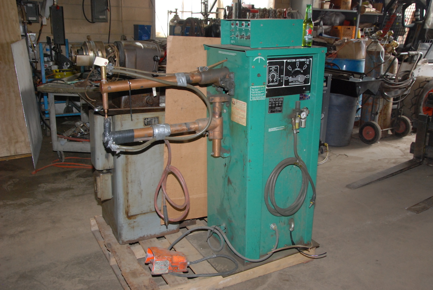 Western Arctronics 30KVA Spot Welder w/178 Sequencer and foot switch