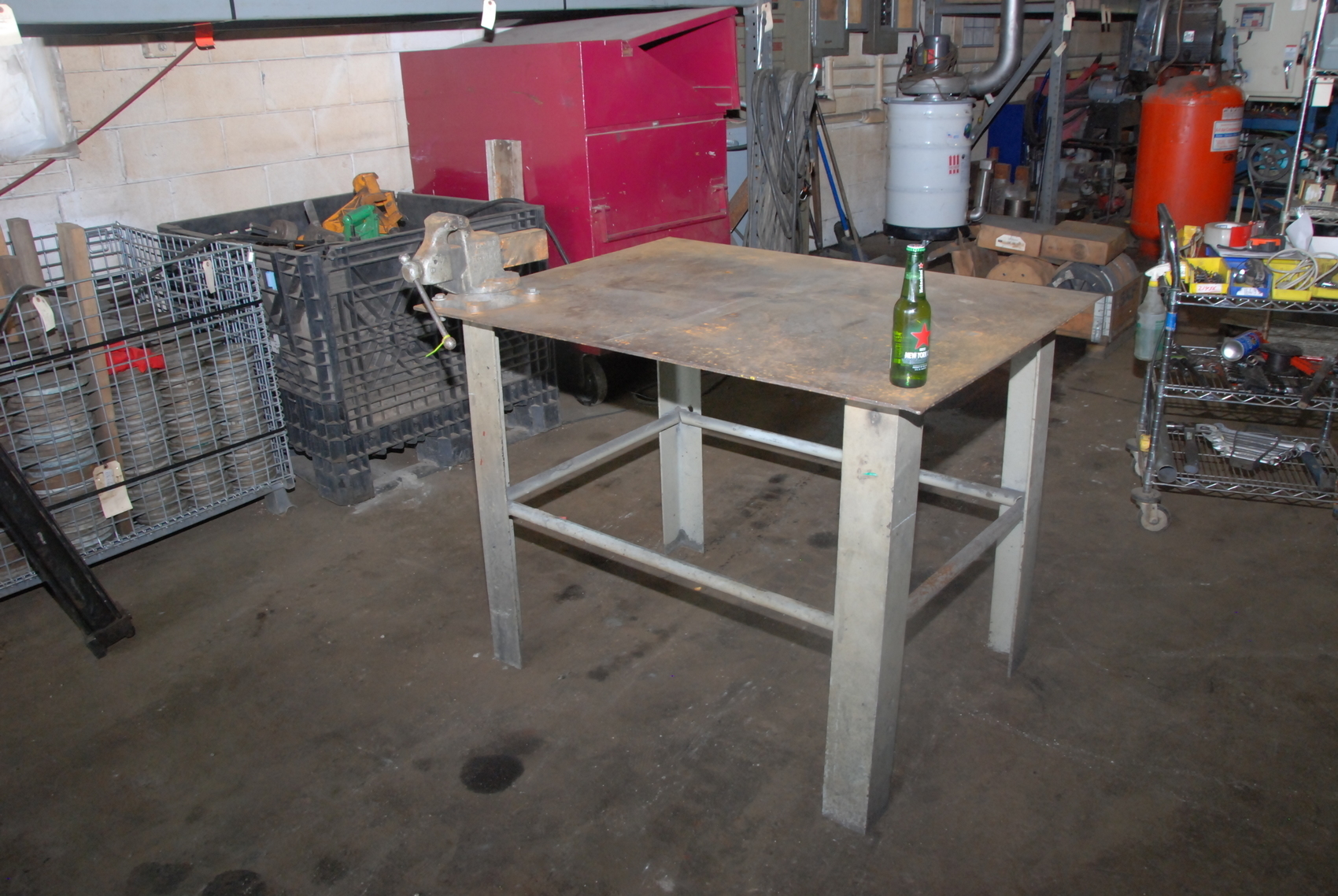 Heavy Duty welding table;4'x3'x3';1/4"thick;w/Reed No2 Wise;3-1/2"
