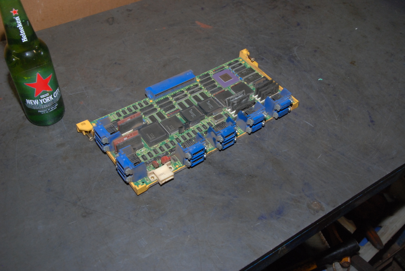 Fanuc A16B-2200-0360/04B 1/4 Axes Axes Control Board Circuit Board