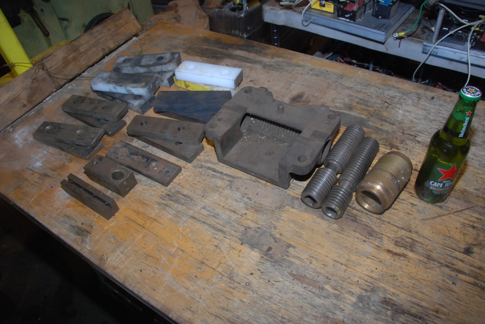 Various tooling for Oster 12R pipe threader machine
