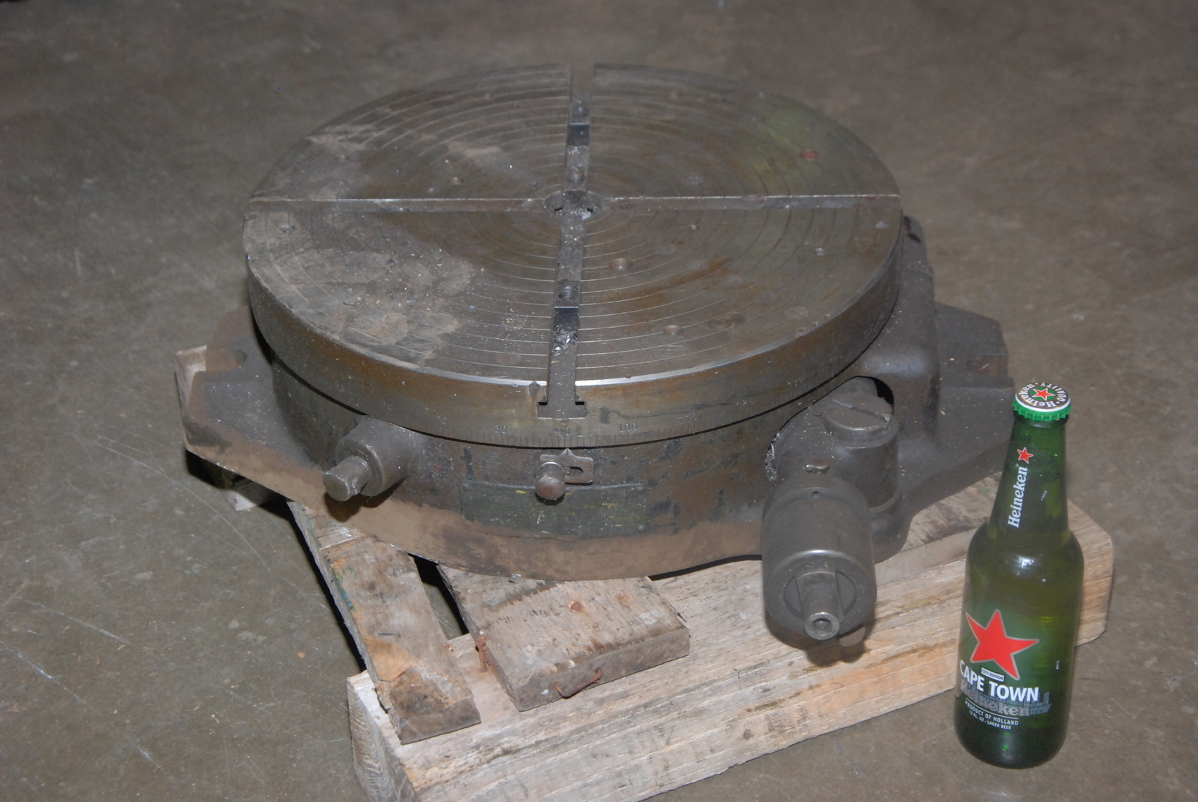 Troyke BH-15 Rotary Table;15",handle is missing