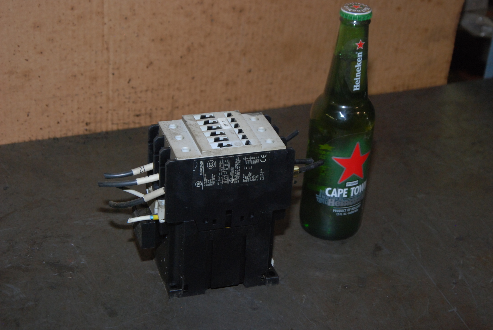 General Electric CL07E300M Contactor