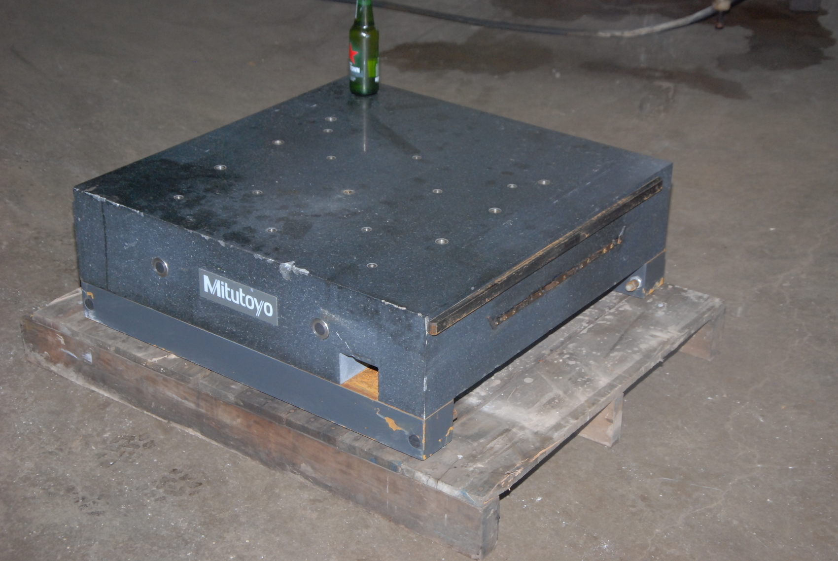 Precision granite table from Mitutoyo B403B;30x30x10"