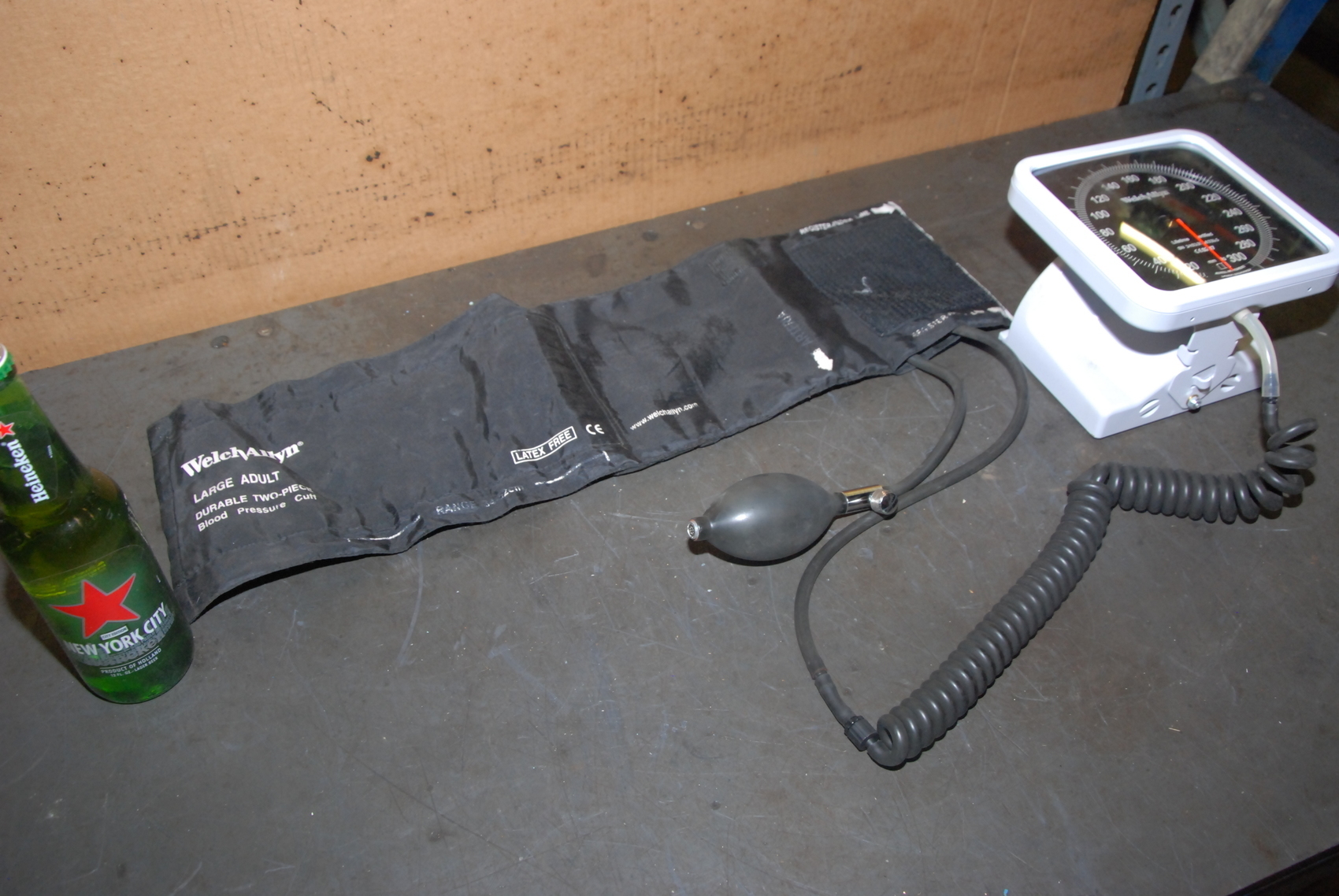 Welch Allyn Adult Blood Pressure Cuff Sphygmomanometer,34 to 52cm cuff