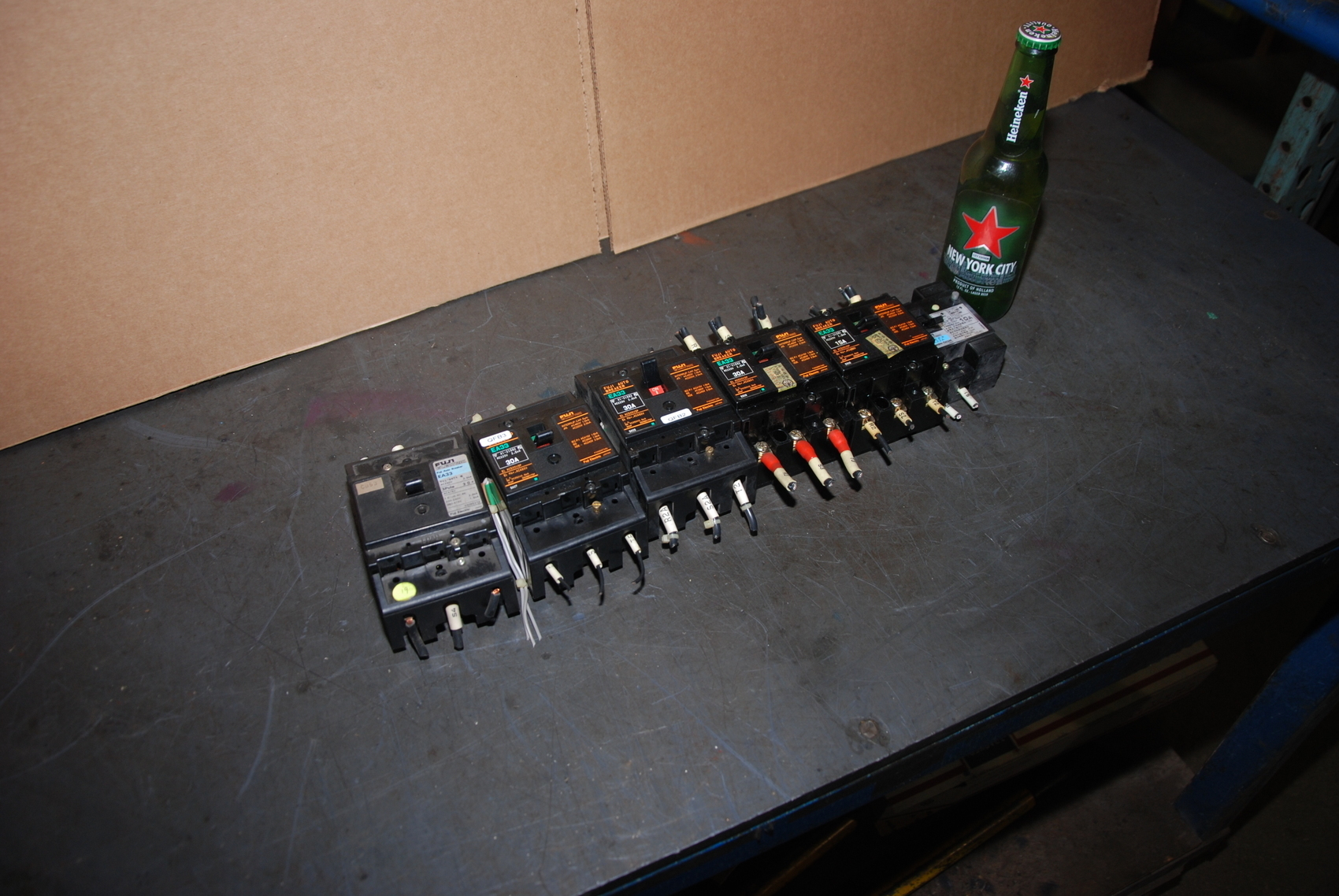 Lot of 6 Fuji Circuit Breakers;(4)x 30A;15A;