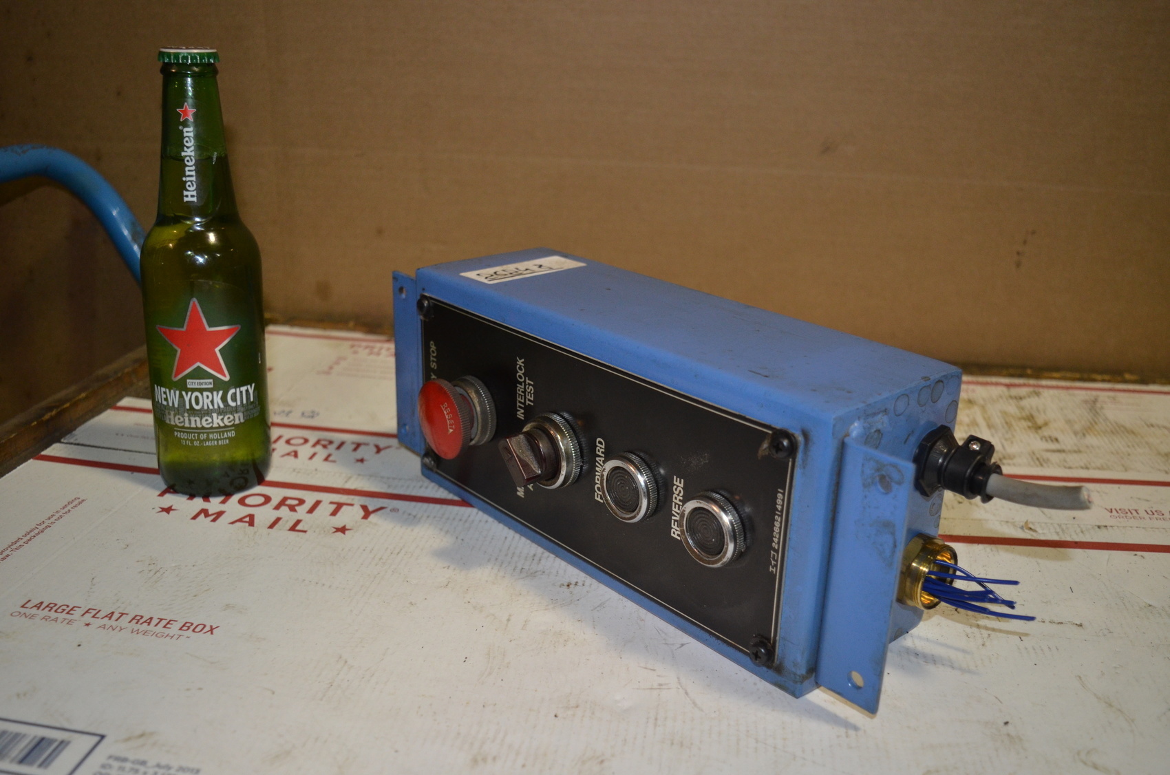 Three Button and switch Push Button station estop forward reverse