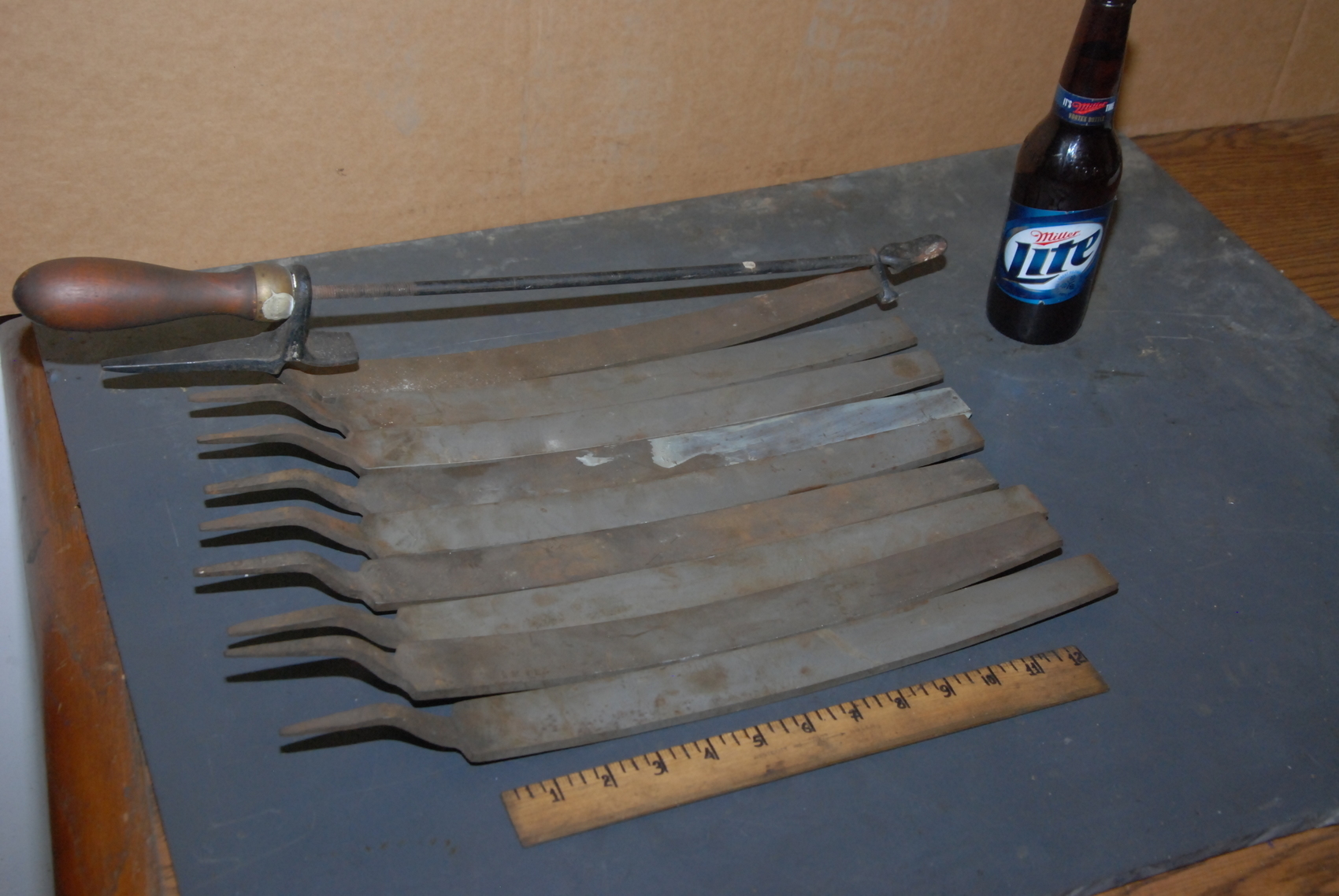 VINTAGE WOOD HANDLED ADJUSTABLE RASP FILE HOLDER with 9 files