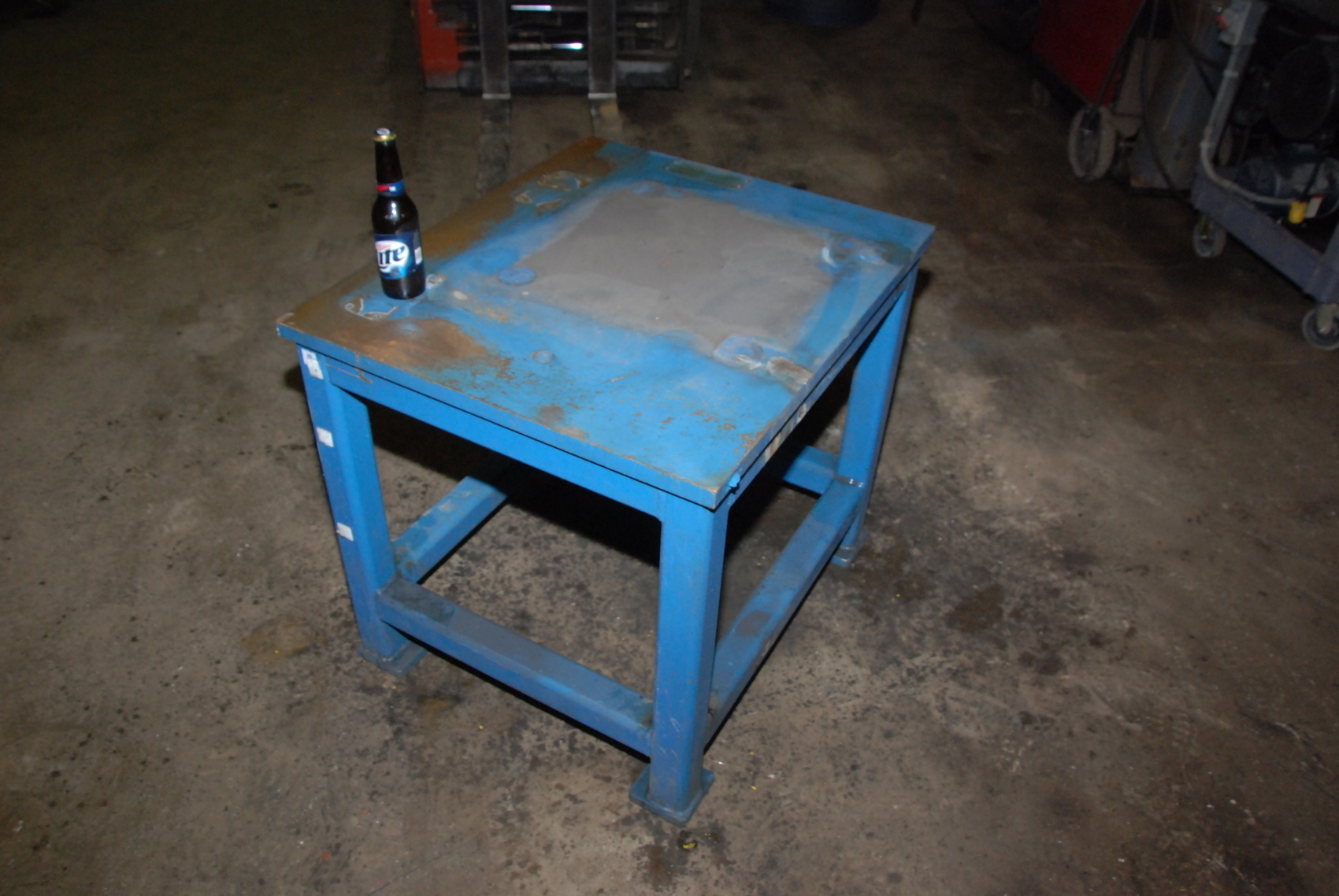 Heavy duty vibratory welding table;30x26x27";1"thick