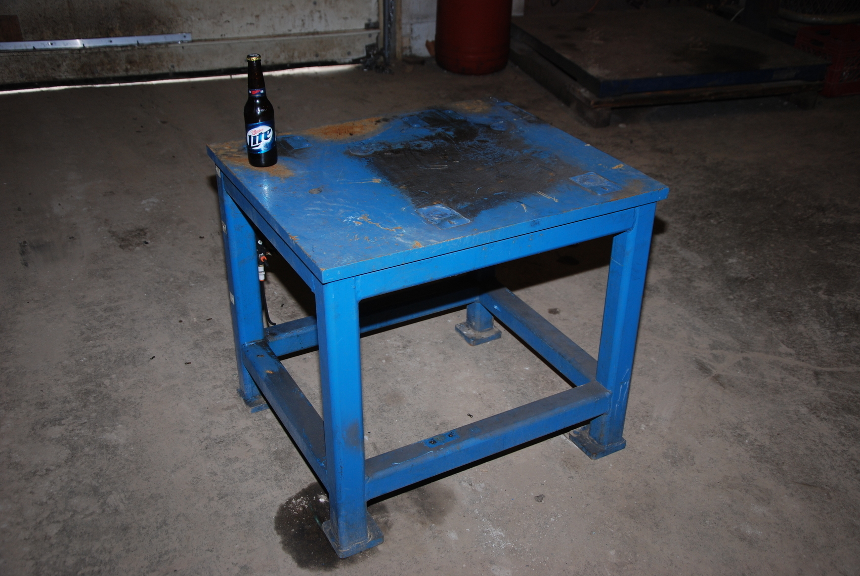Heavy duty vibratory welding table;30x26x27";1"thick