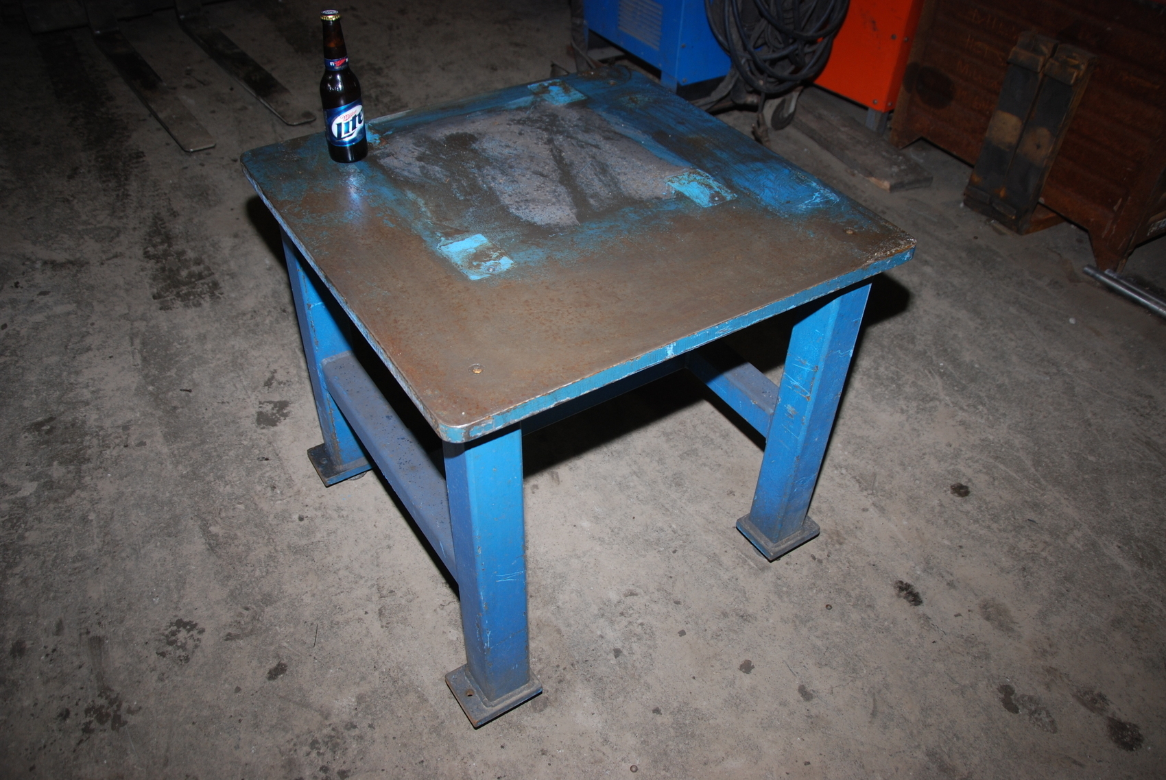 Heavy duty vibratory welding table;30x30x26";1"thick