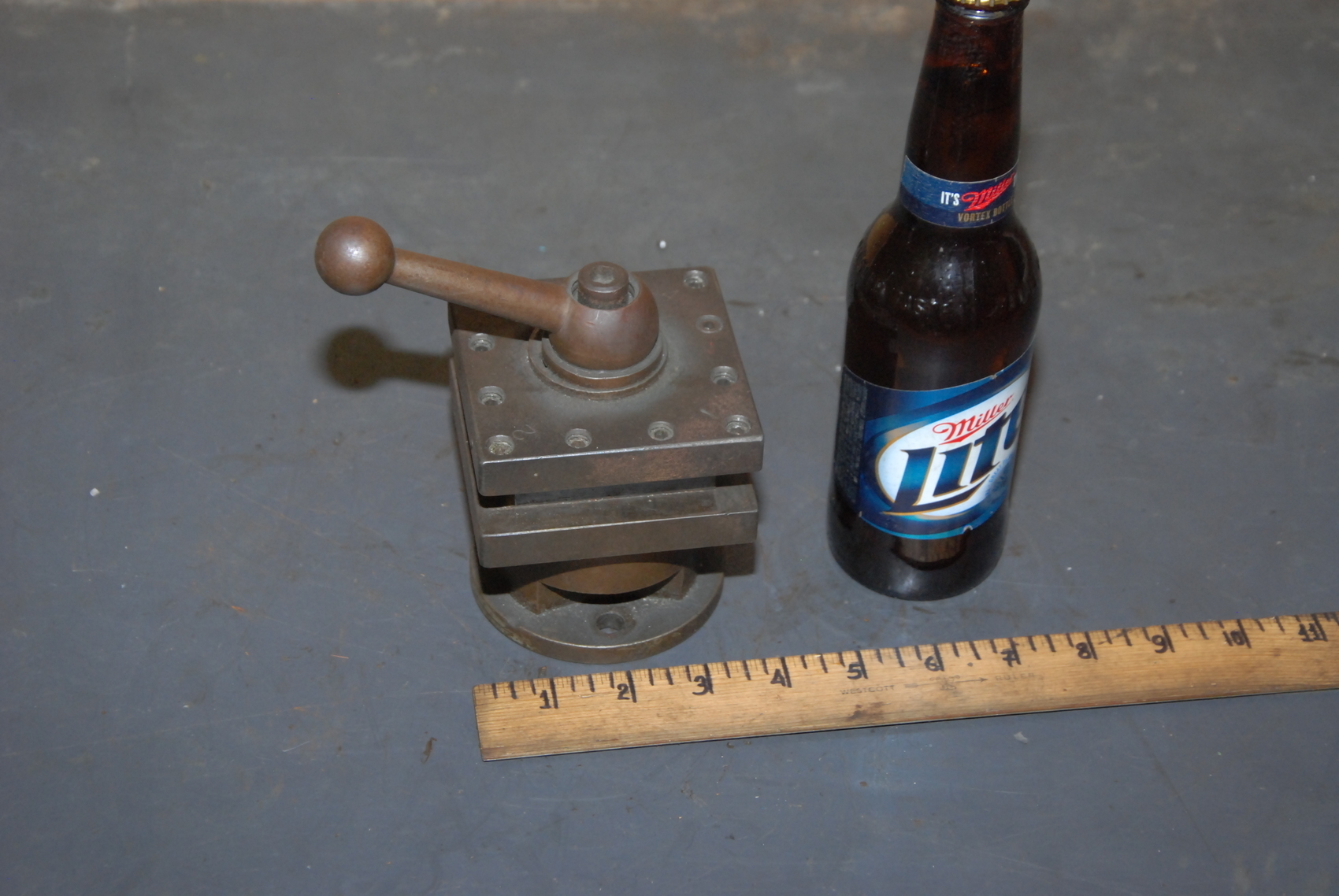 Lathe tool post tool holder;3-1/2x3-1/2";5/8"cap;