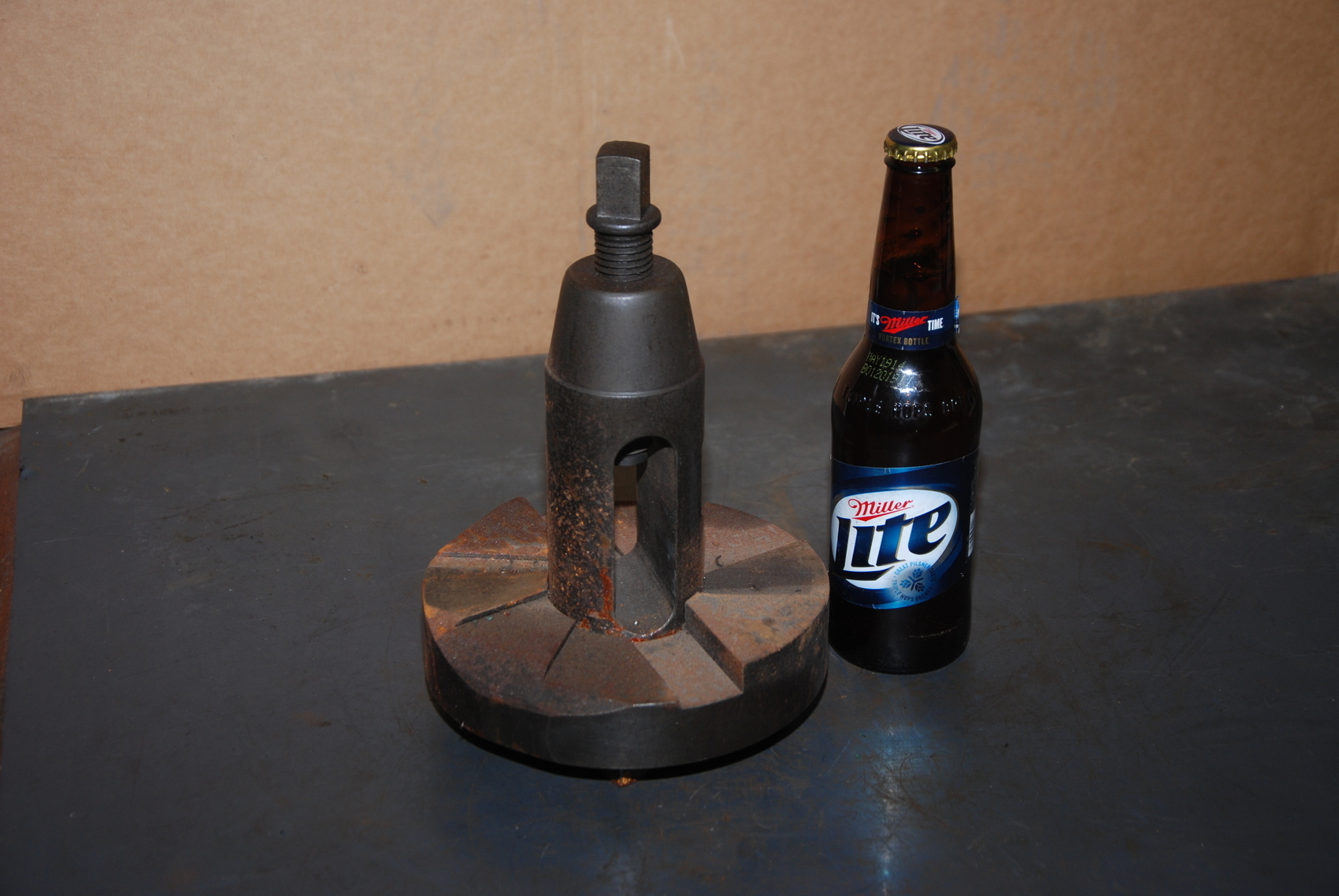 Lantern Lathe tool post tool holder;2-1/2"body diam;cap:1"x3-1/4"