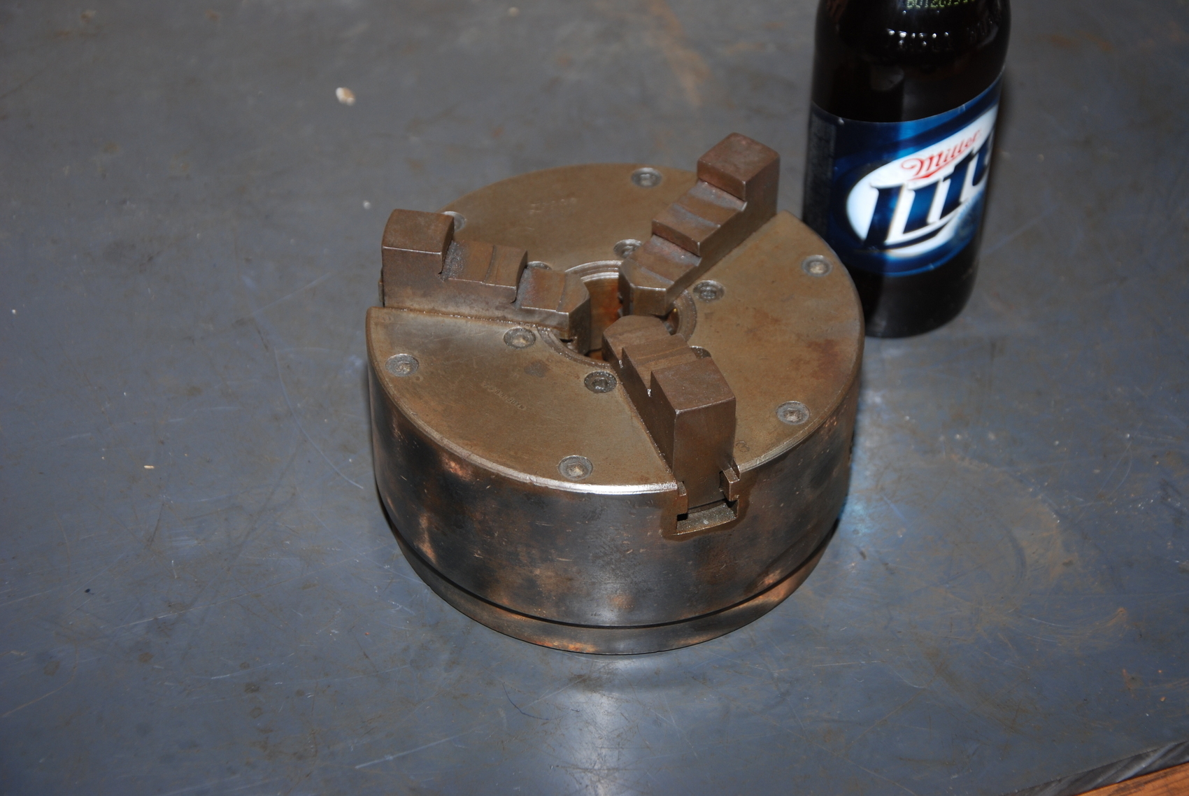 Logan 1063 6"3jaw lathe chuck;self centering;threaded mounting