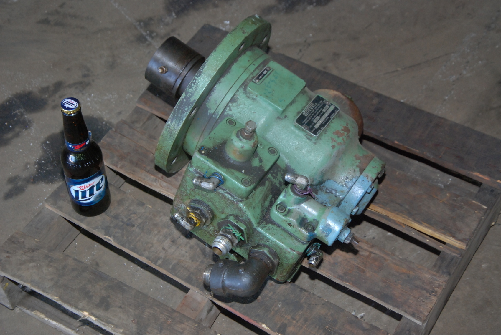 Vickers VC-139-D3DD-5 Coombination Hydraulic pump and Valves;1000PSI