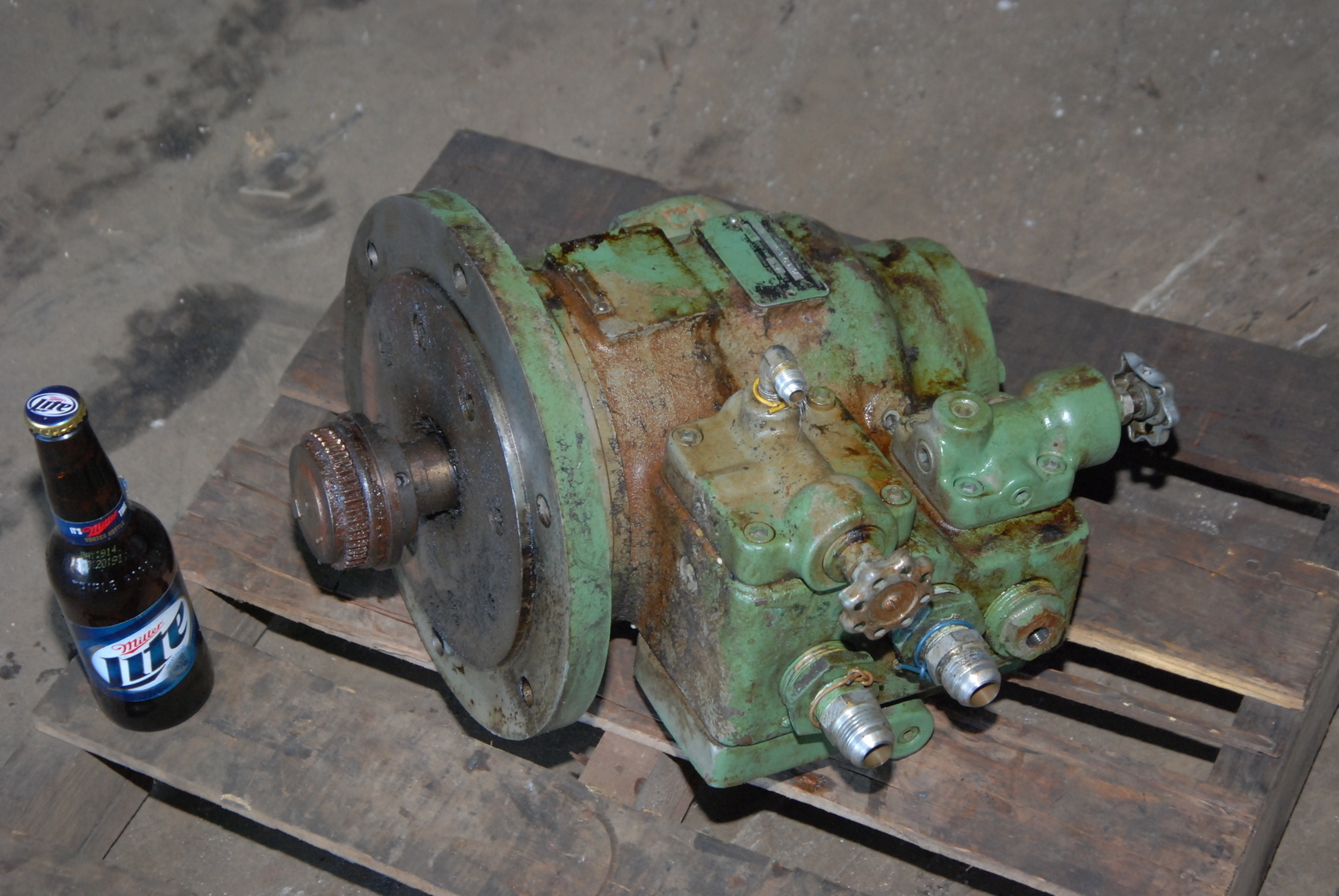Vickers VC-139-6DD-5-LH Combination Hydraulic pump and Valves;1000PSI