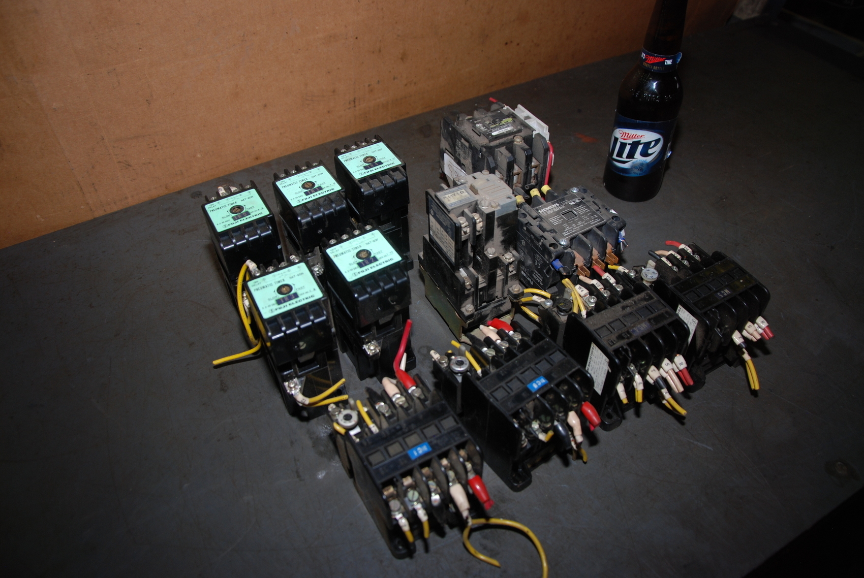 Lot of Fuji Electric,Siemens,Allen-Bradley Timer Contactor relay